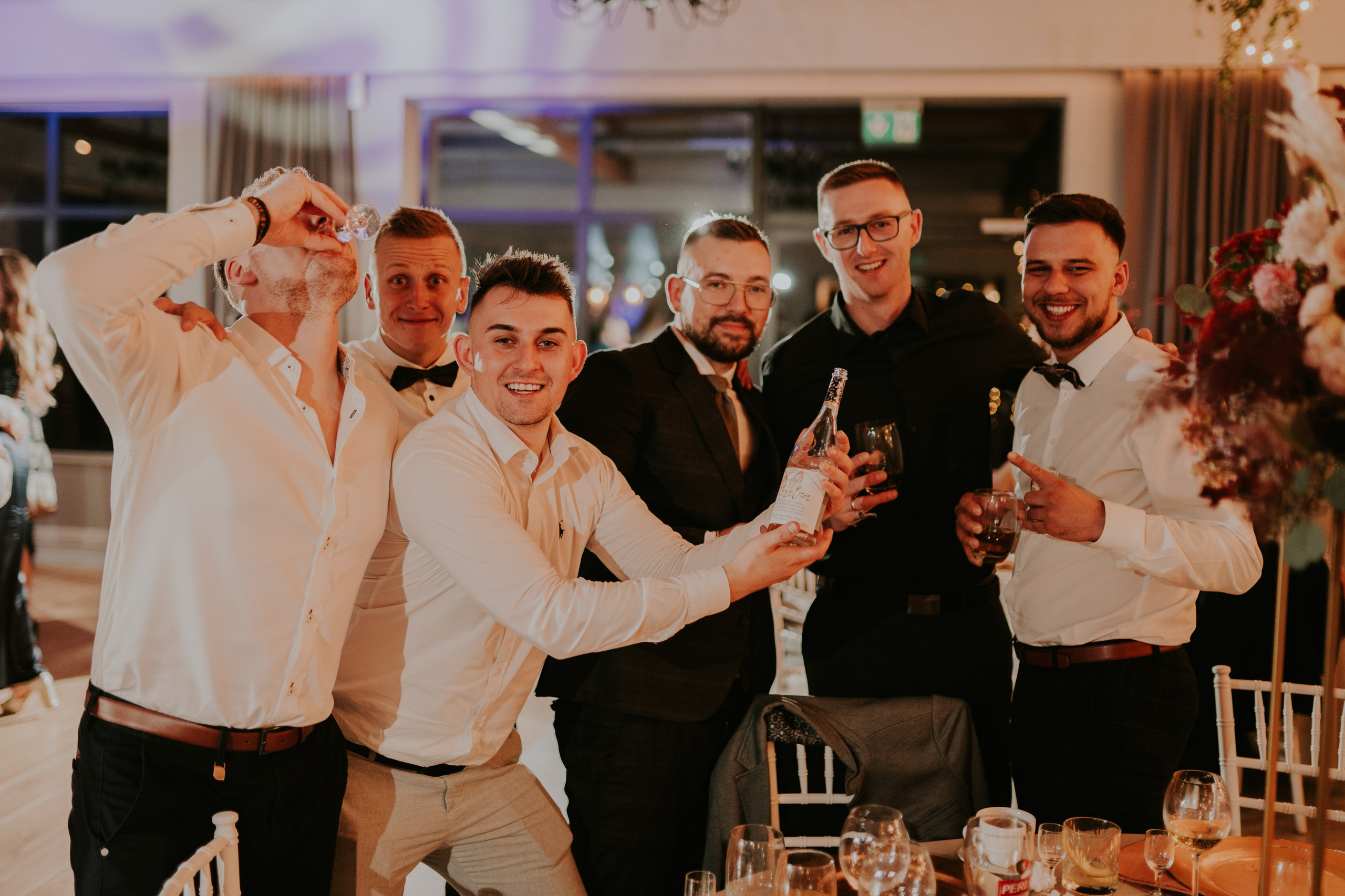 Sala Koralowa w Jaworzu: Opowieść o ślubie Nikoli i Kacpra. Karkowskafoto - fotografia miłości