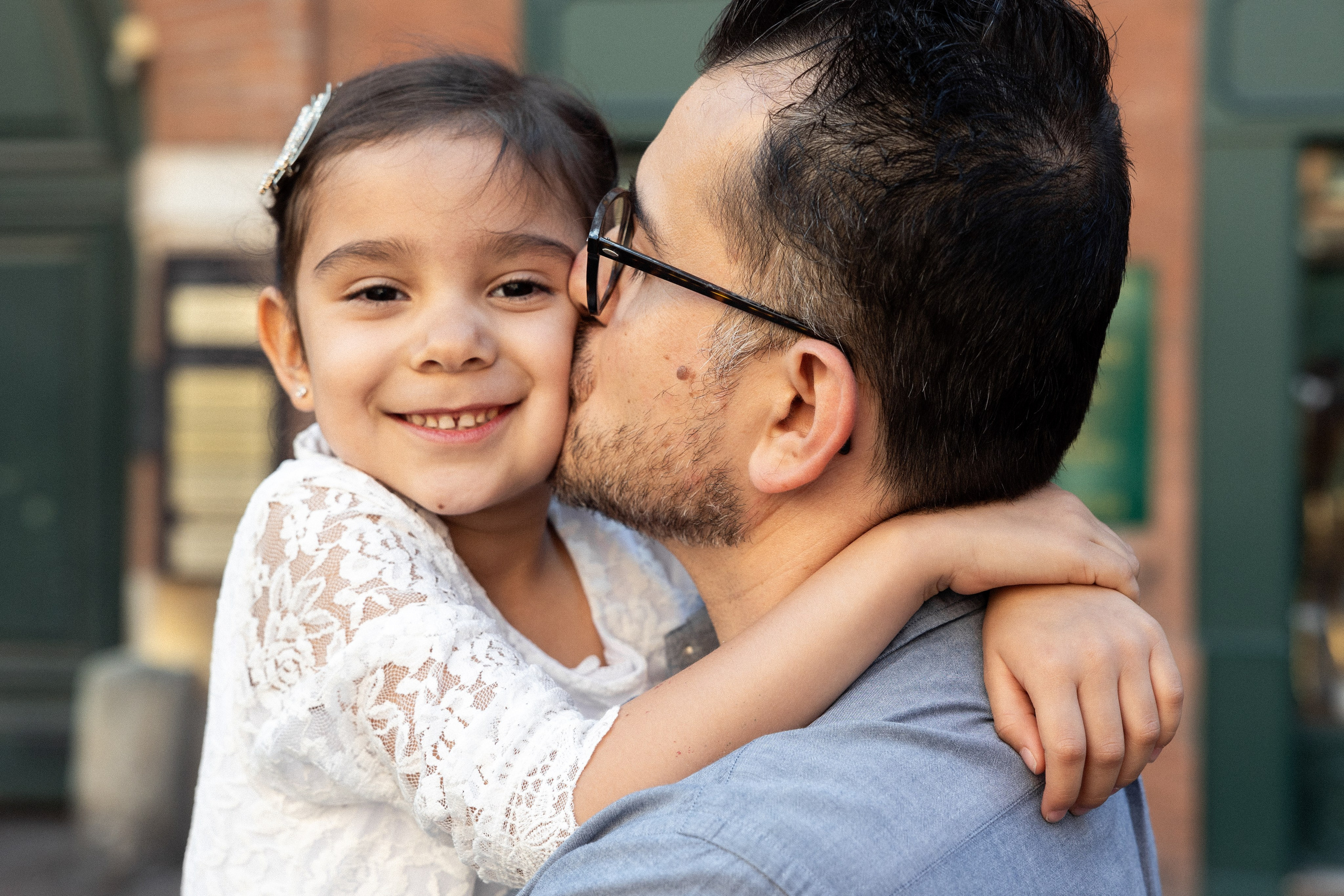 Family photo session in Toulouse. Eugenie Smirnova — wedding, corporate and lifestyle photographer in Toulouse and Southwest France