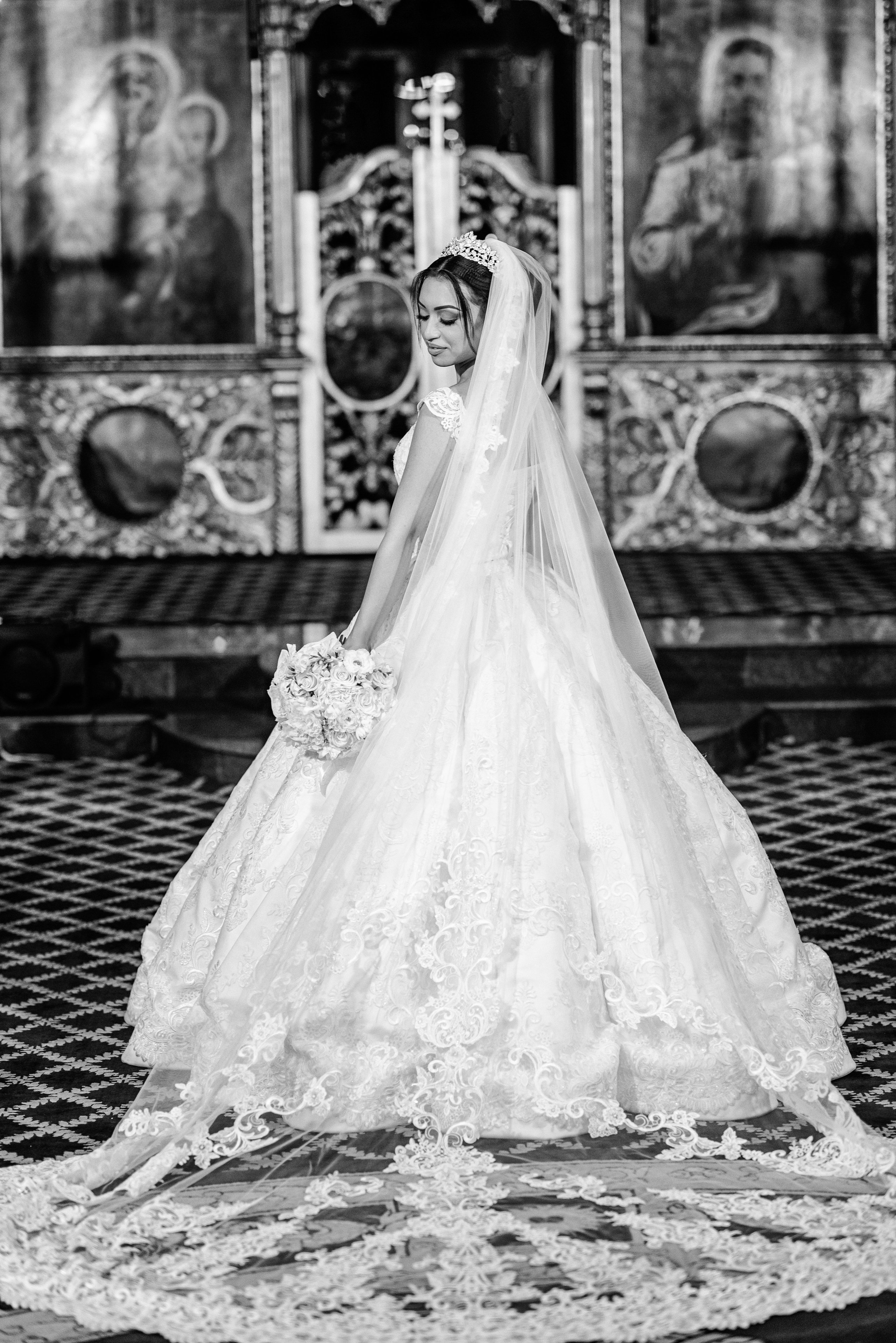 Roxana & Iulian. Acasă