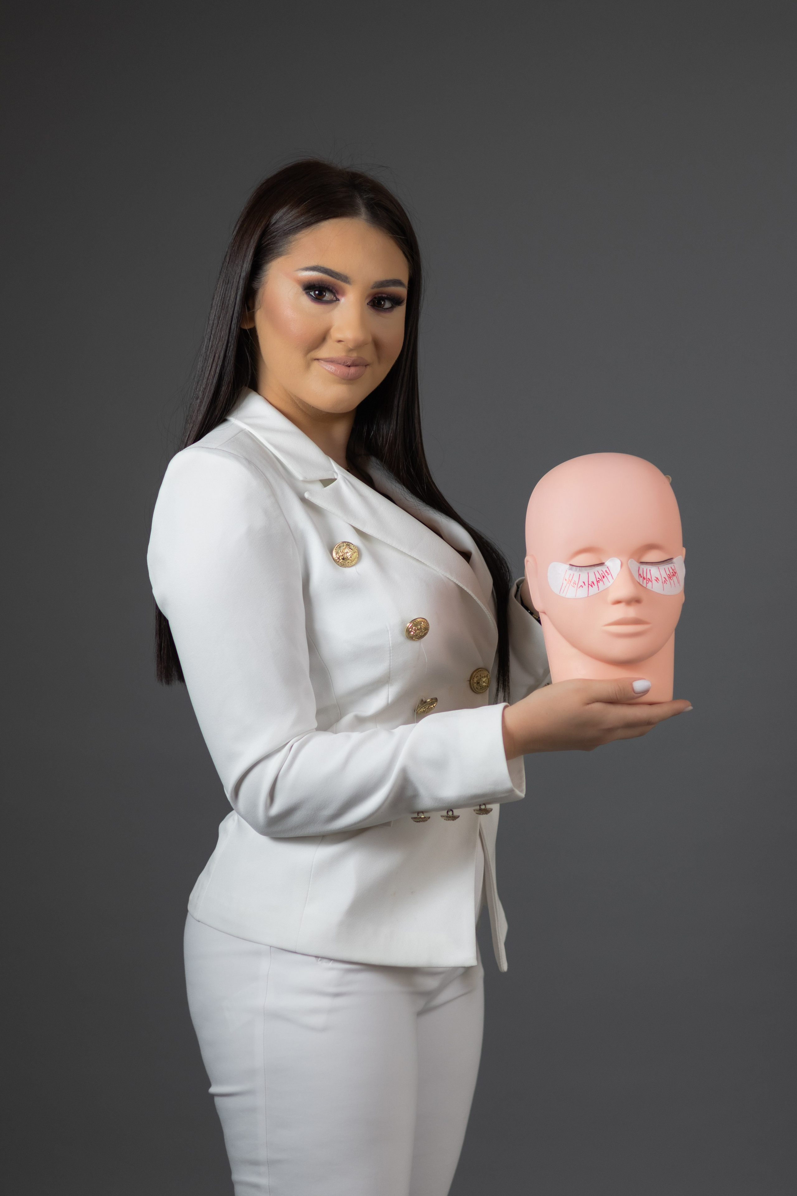 Estera. Fotograf si videograf — evenimente si studio