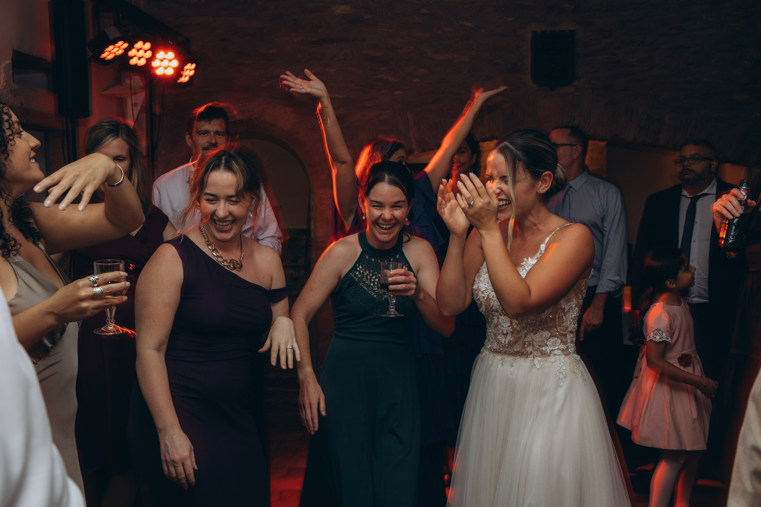 Chloé & Tom. Eugenie Smirnova — wedding, corporate and lifestyle photographer in Toulouse and Southwest France