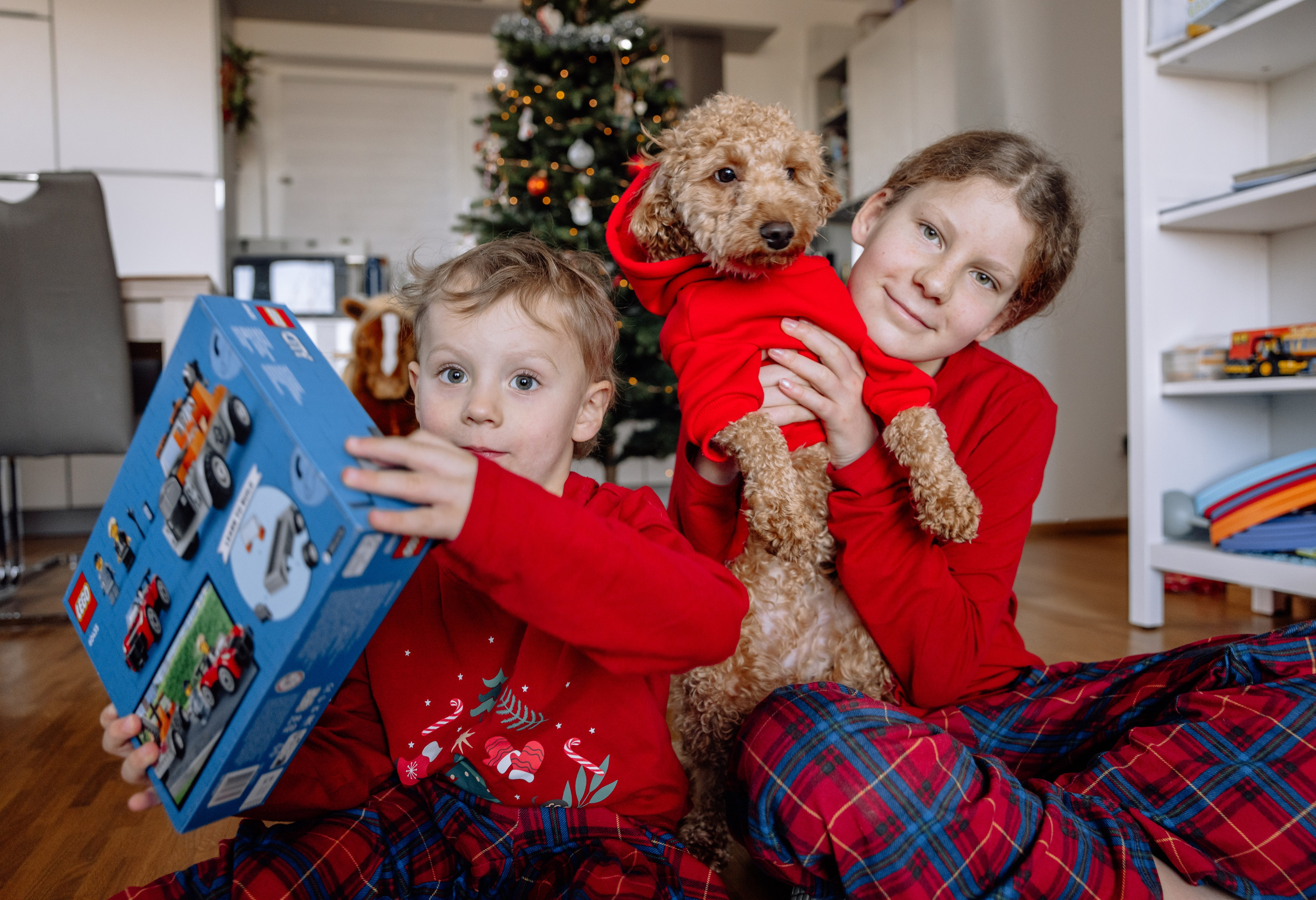 Weihnachten Zuhause mit Kindern. Hochzeitsfotograf München Taufe Familienfotograf Tanja Mauke