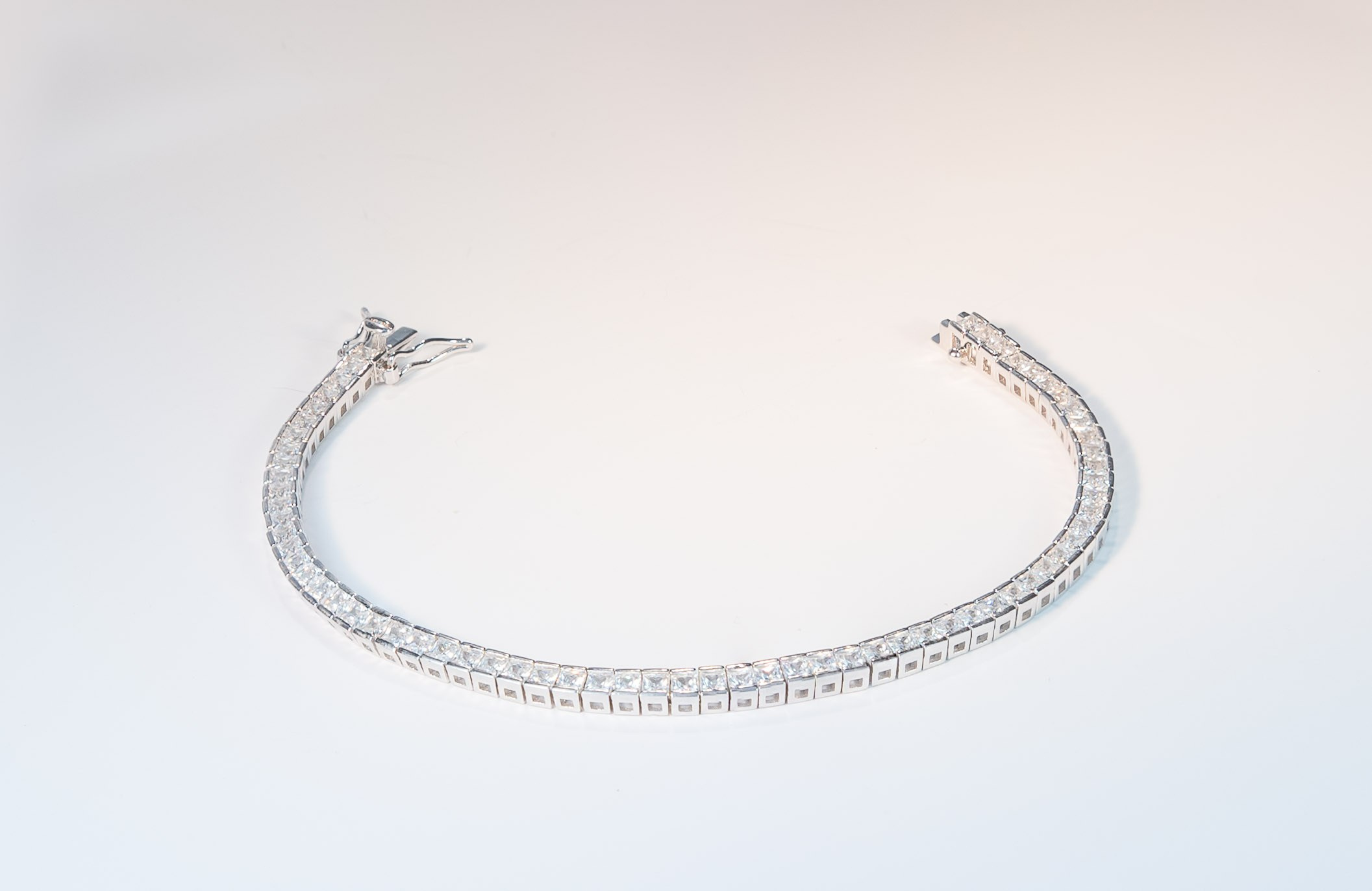 Corporate photographer, professional product photographer, corporate photographer price, e-Commerce Photography, Product Photography Packages, product photography kit, marketing photography, Bucharest business photos, Bucharest professional photos, product photography, product photography, product photography on white background, jewelry photos, silver jewelry photo, gold jewelry photo, watch photo