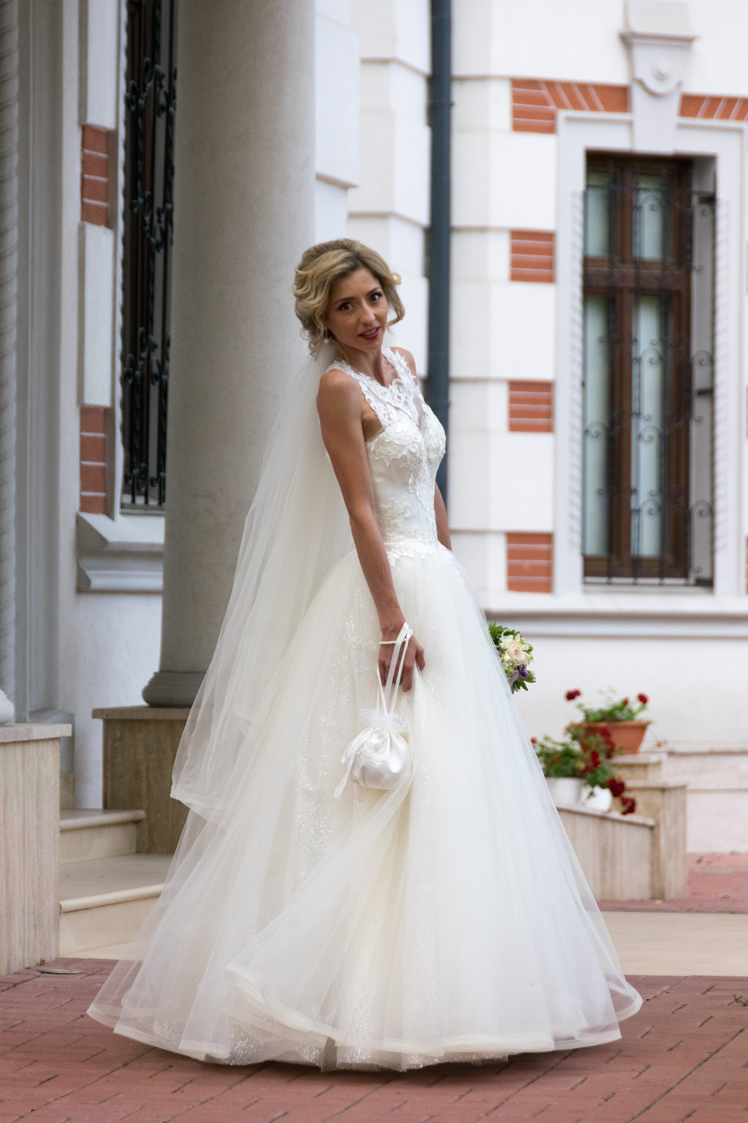 Wedding photographer, Bucharest wedding photographer, photo offer 2024, wedding photo offer, special wedding photographer, wedding photo services, wedding photo-video, Wedding Photo & Video Team - Videographer Bucharest, Team: wedding photographer & videographer, wedding photographer offer , free dates, portrait photographer, bride, wedding dress, jewelry photographer