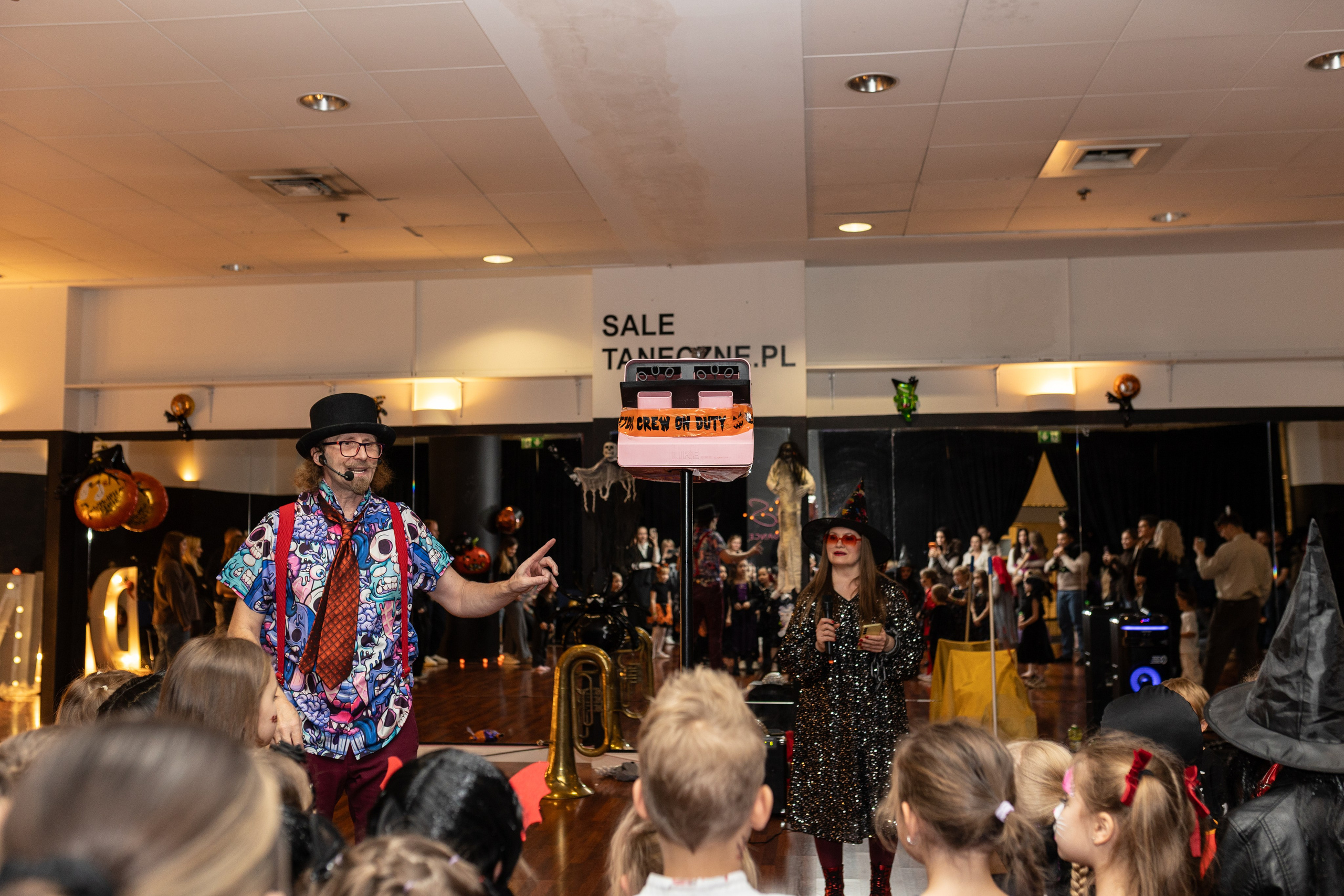 Leo dance studio Helloween 2025. Семейный и детский фотограф в Варшаве Мила Бобровская