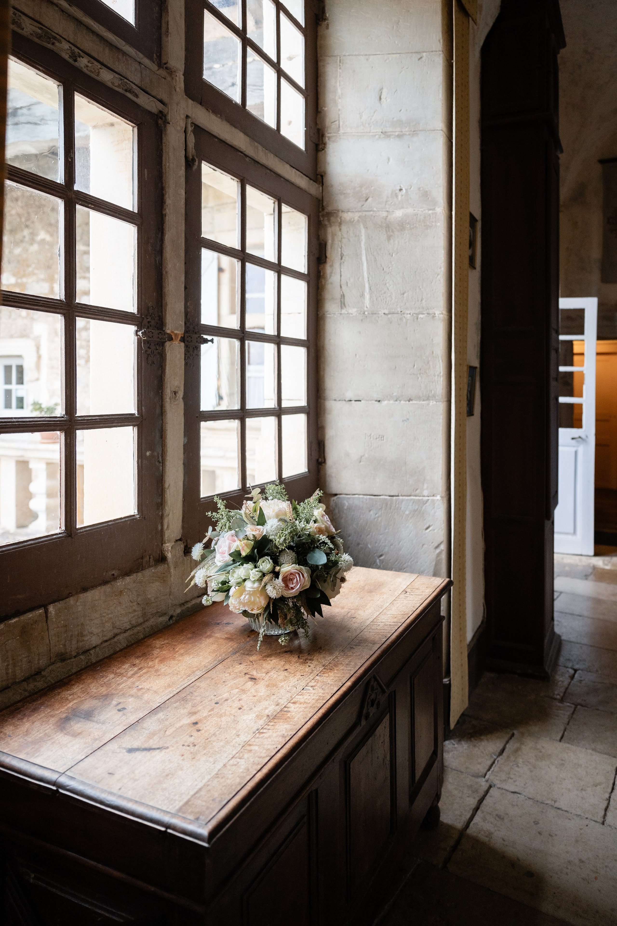 Mariage au château français. Elopement au Château de Cénevières. Eugénie Smirnova — Photographe à Toulouse et dans le Sud-Ouest