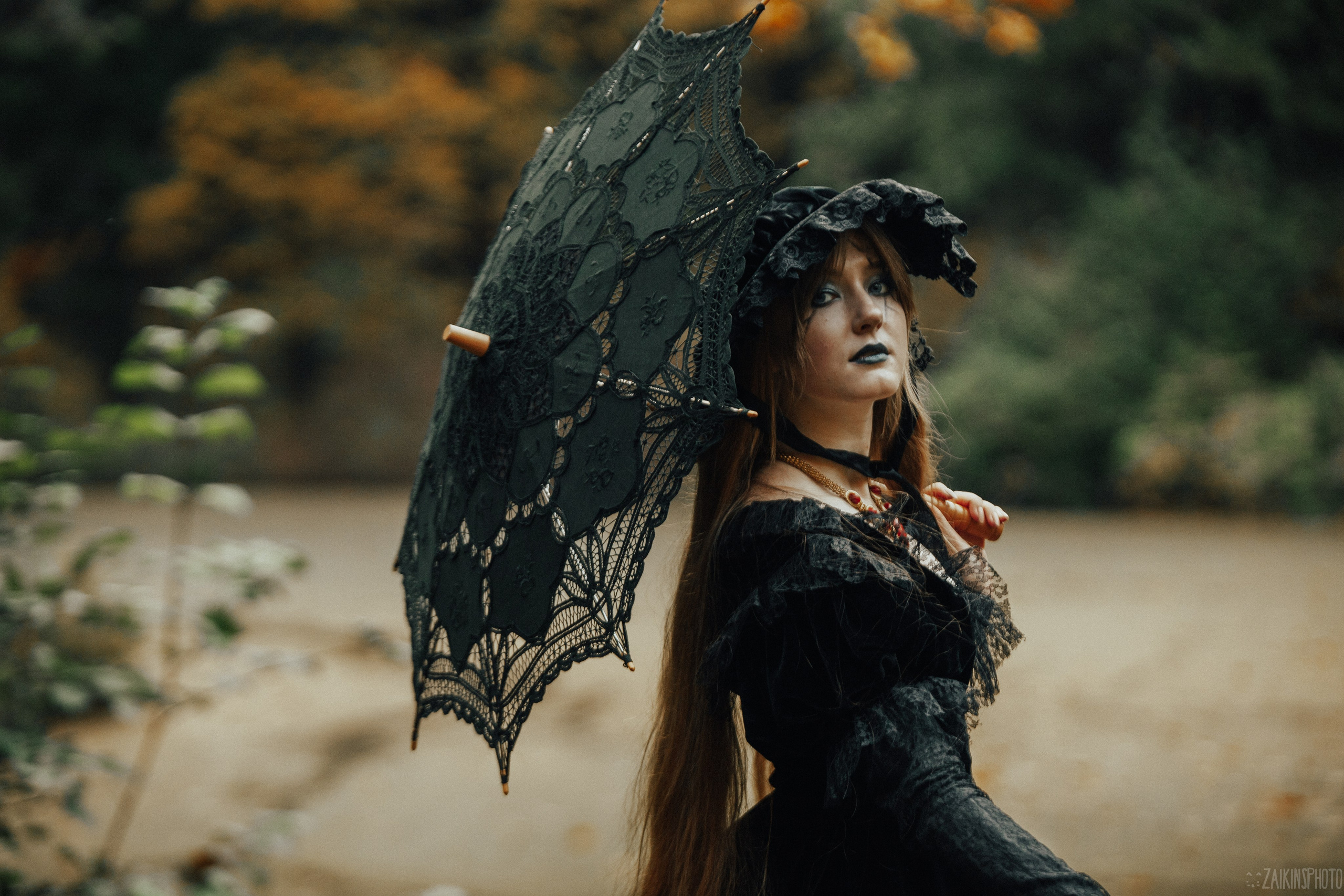 The Dark Autumn. Main