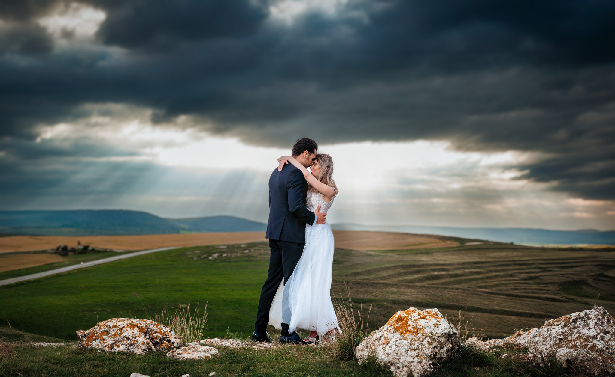 Alexandra & Robert. Www.besttalesstudio.com