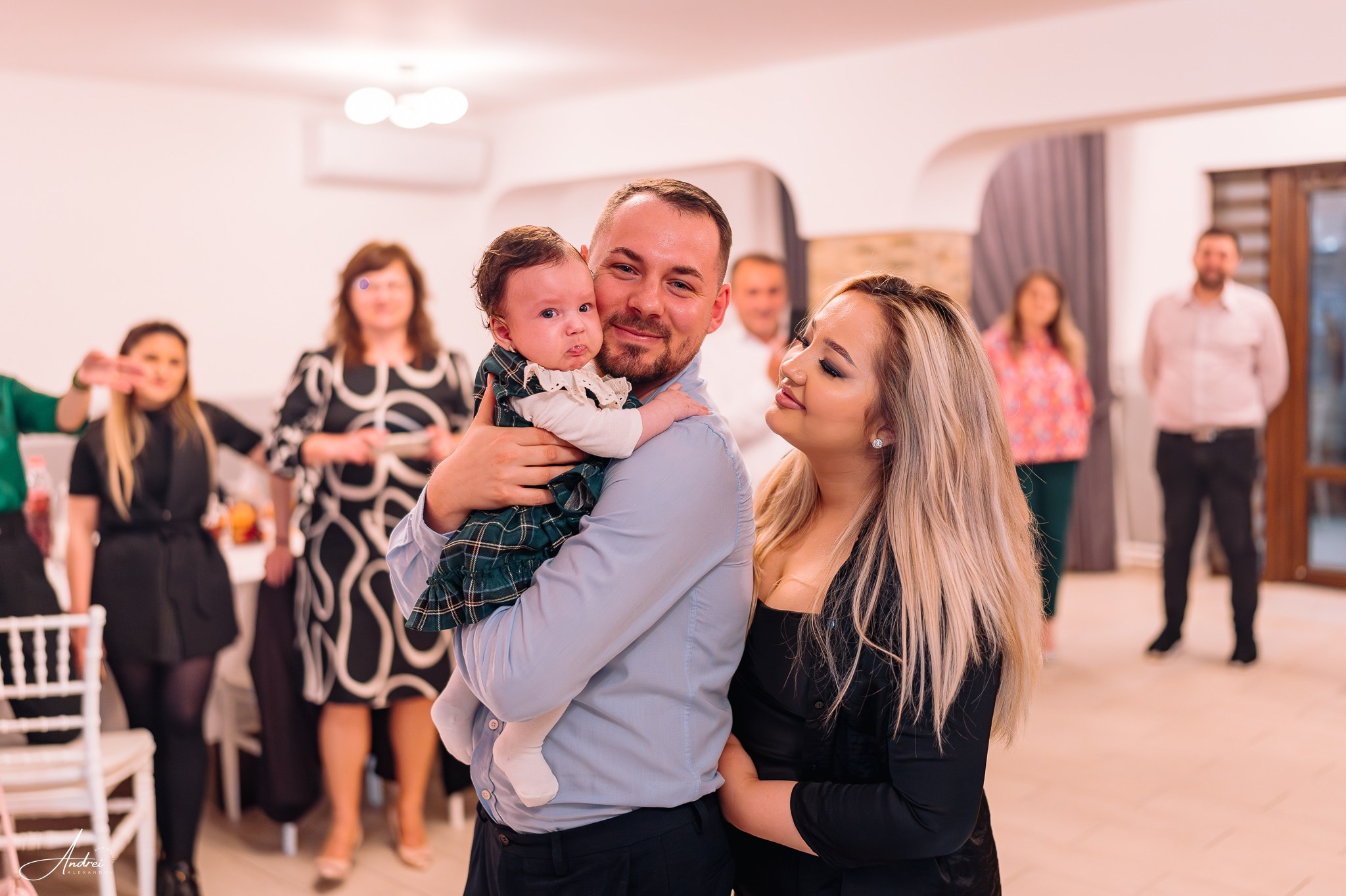 Eva Ioana. Raw Studio. Fotograful tau de nunta!