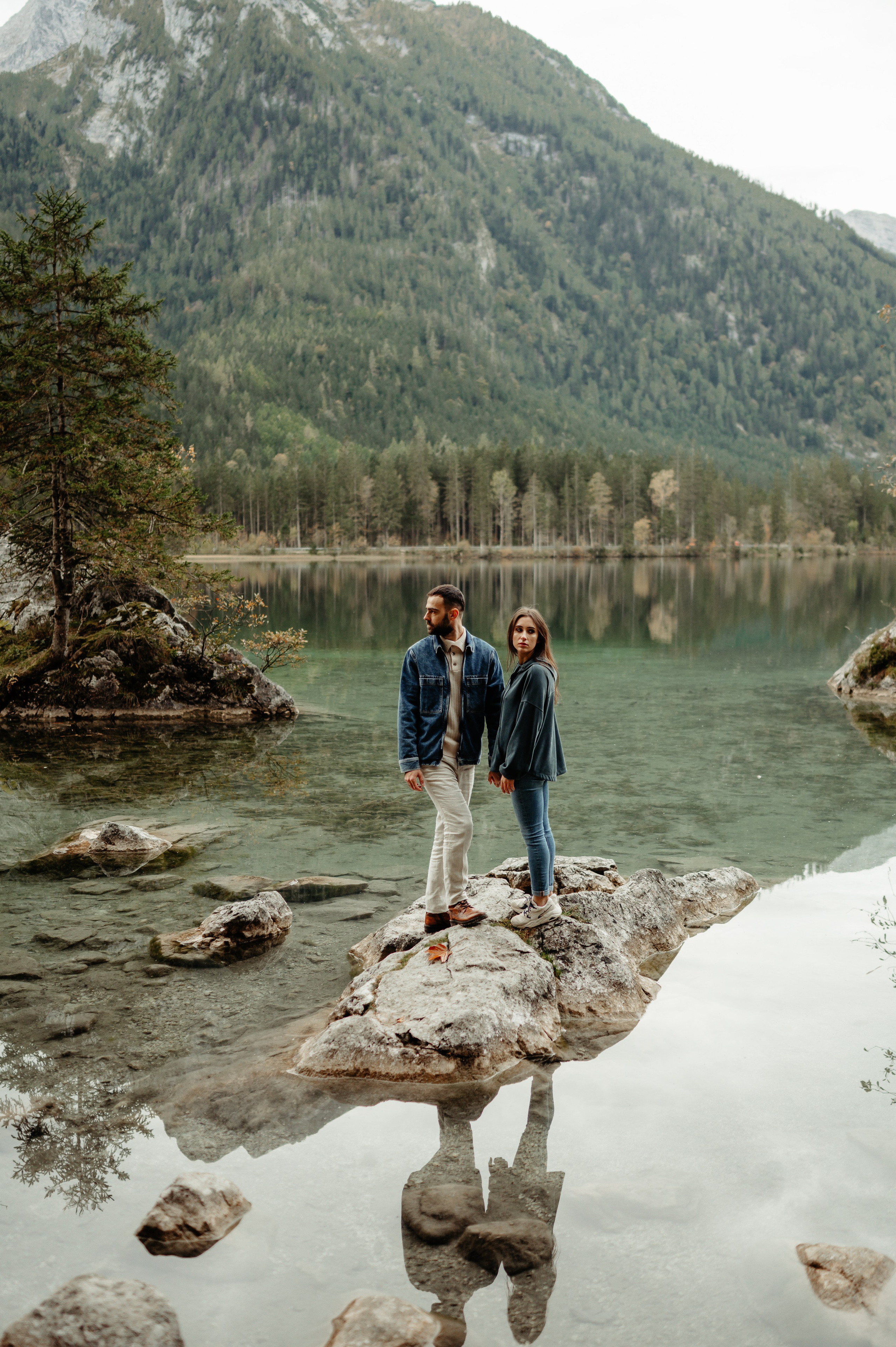 Denis Hanganu din Clanul si sotia lui Raluca, in Hintersee Austria. Proud Vision Weddings | Wedding Photography & Film — Servicii profesionale Foto Video Nunta Iasi