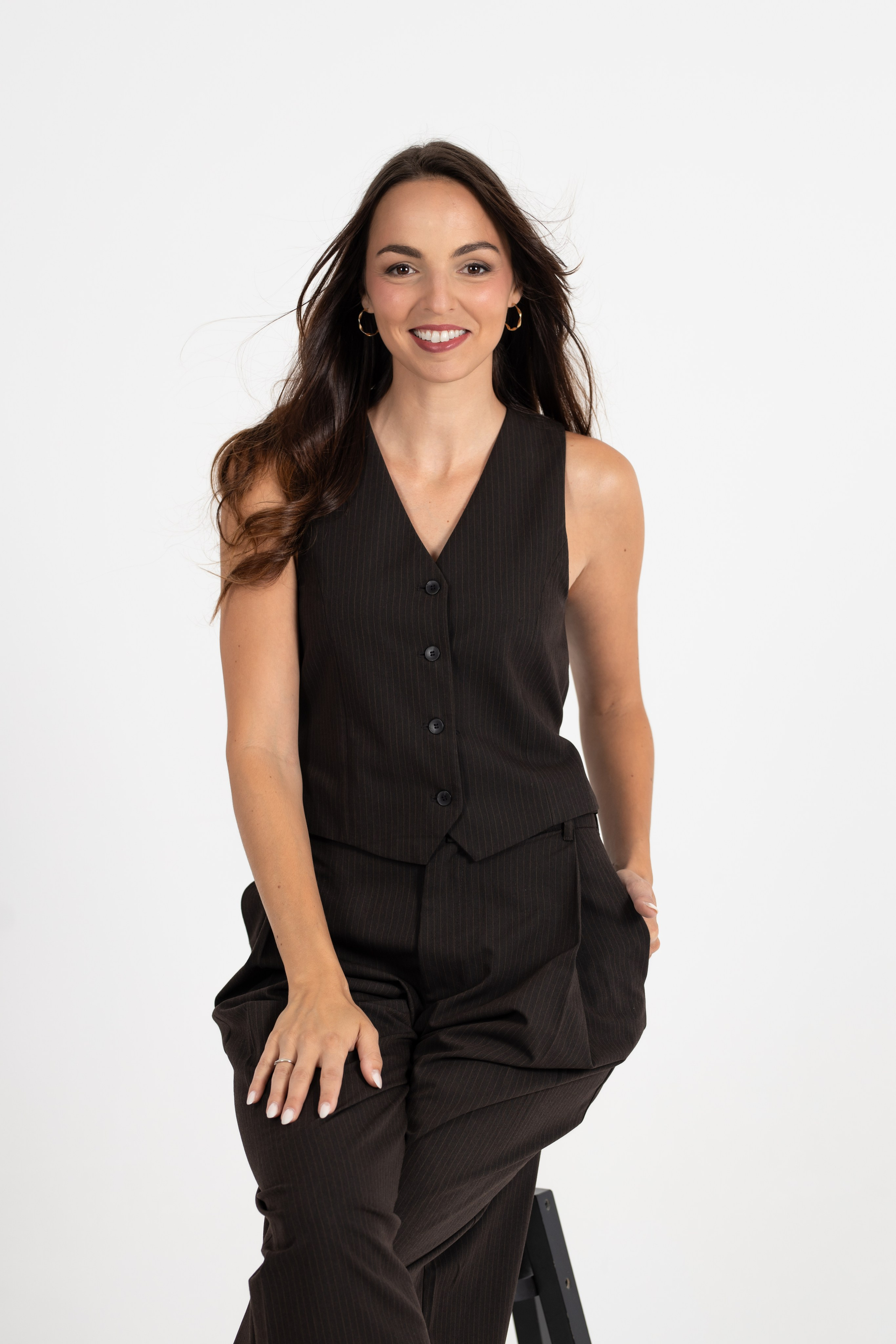 Business portrét Praha. Dana Lišková — Empathetic Photographer | Introspective Artist |Neurodivergent Coach | Founder of Artepy.cz