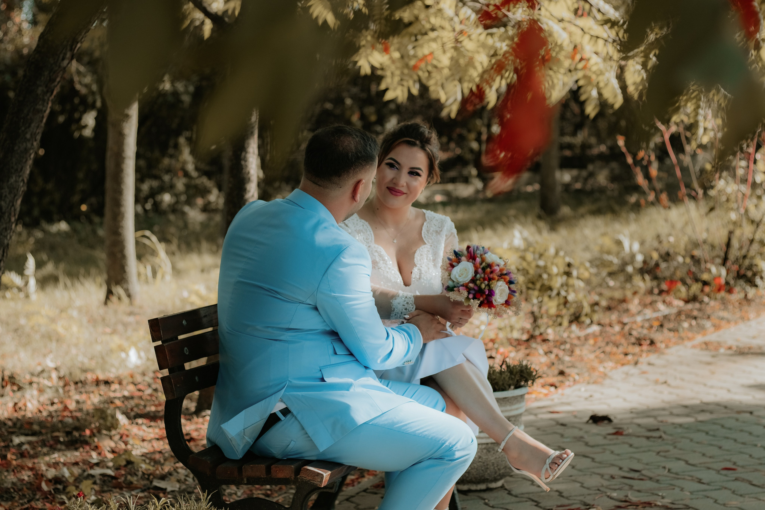 Ramona & Sebi. Fotograf si videograf — evenimente si studio