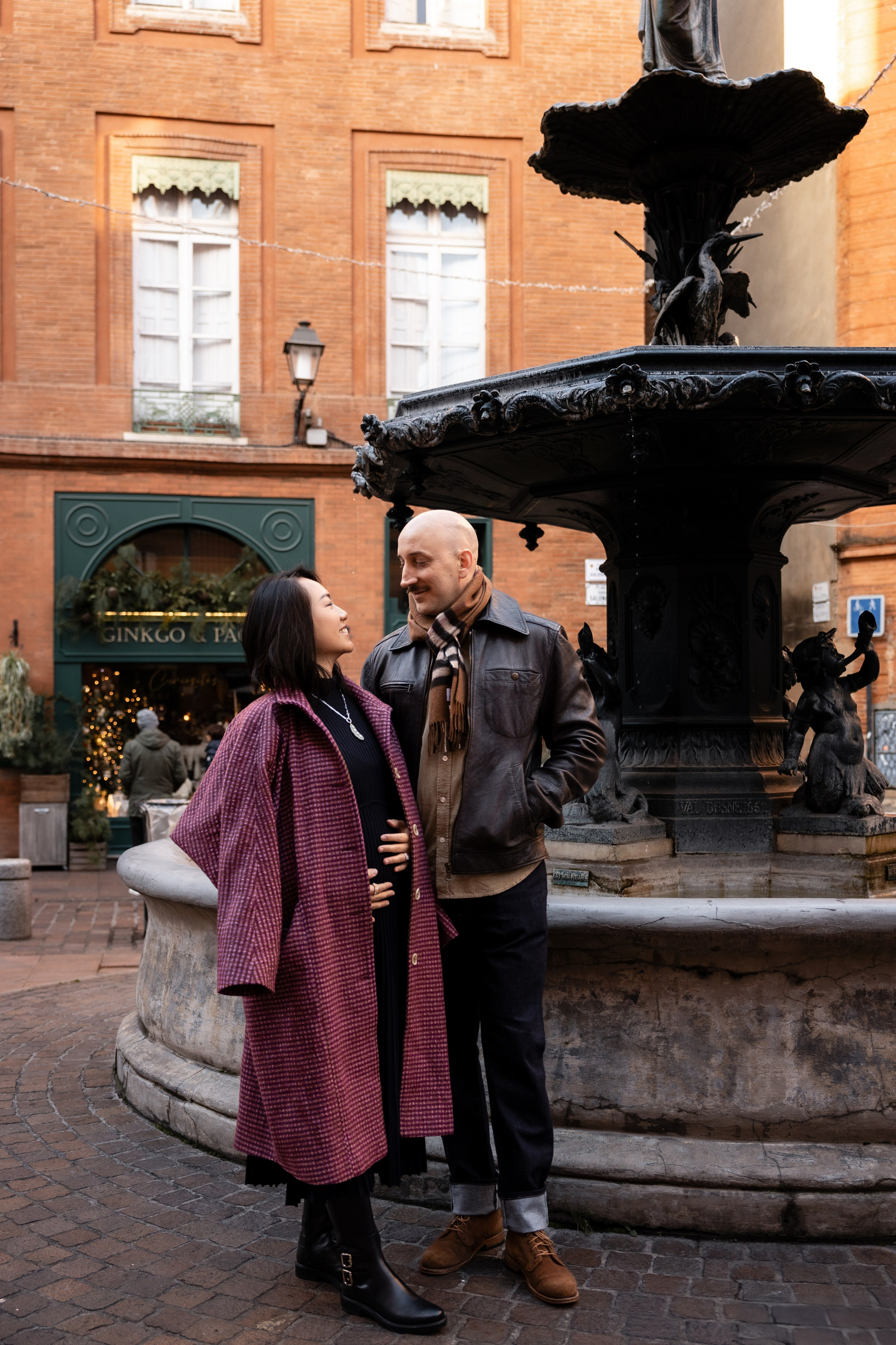 Christmas maternity photo session in Toulouse. Eugenie Smirnova — wedding, corporate and lifestyle photographer in Toulouse and Southwest France