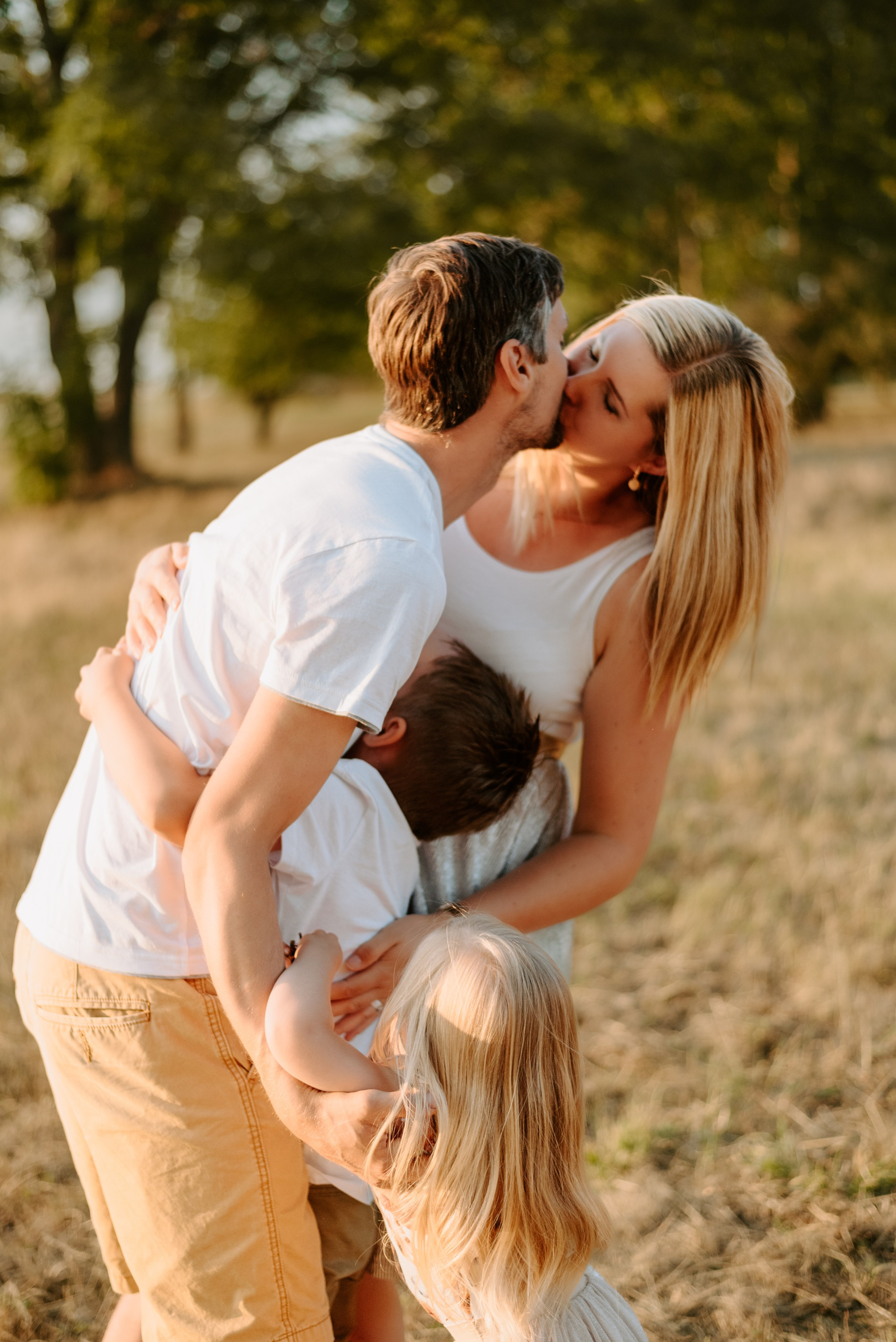 Lucka and family. Lifestyle, wedding and family photographer