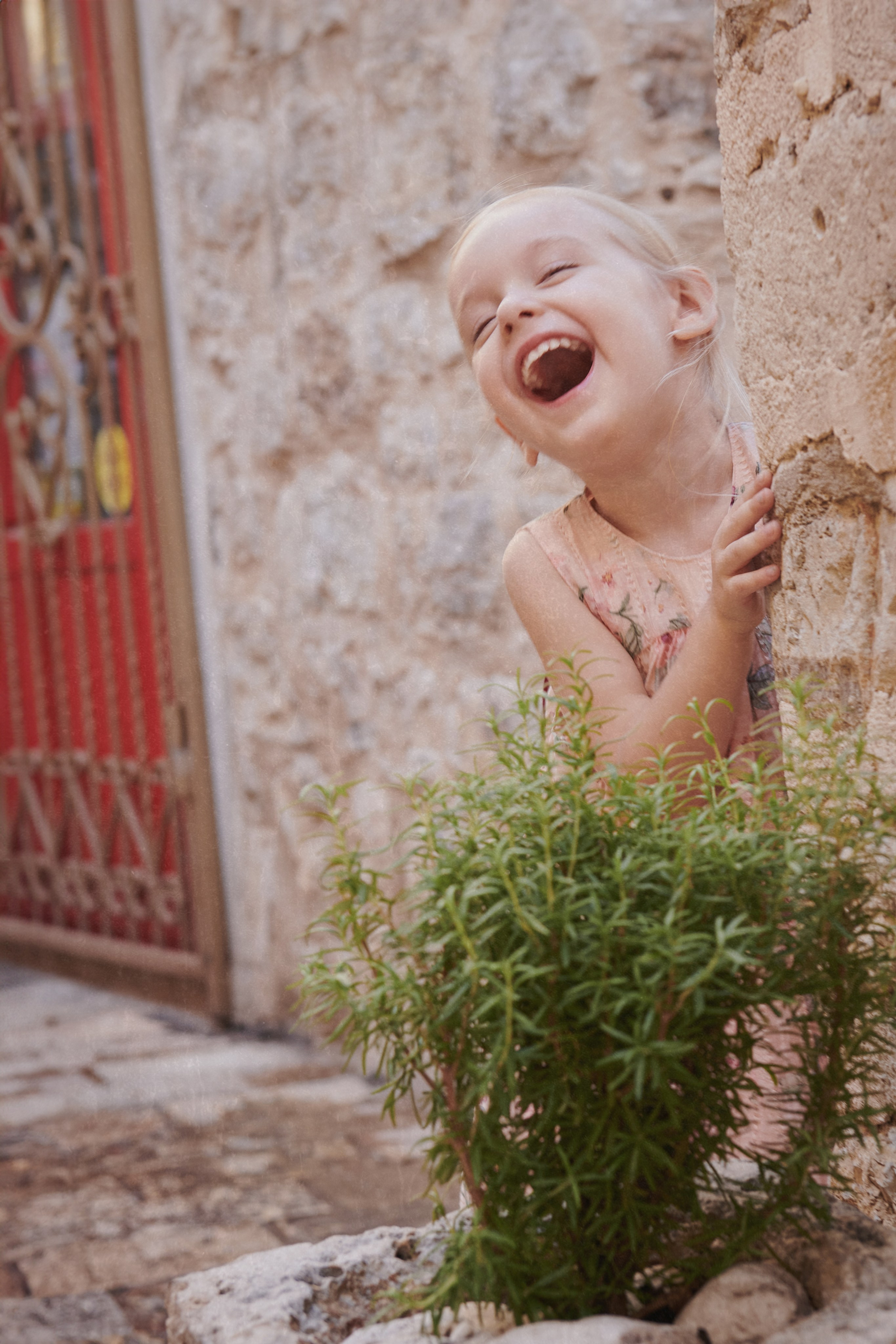 KIDS. Minimalist brand photographer & videographer | Raw sincerity. Pure Form