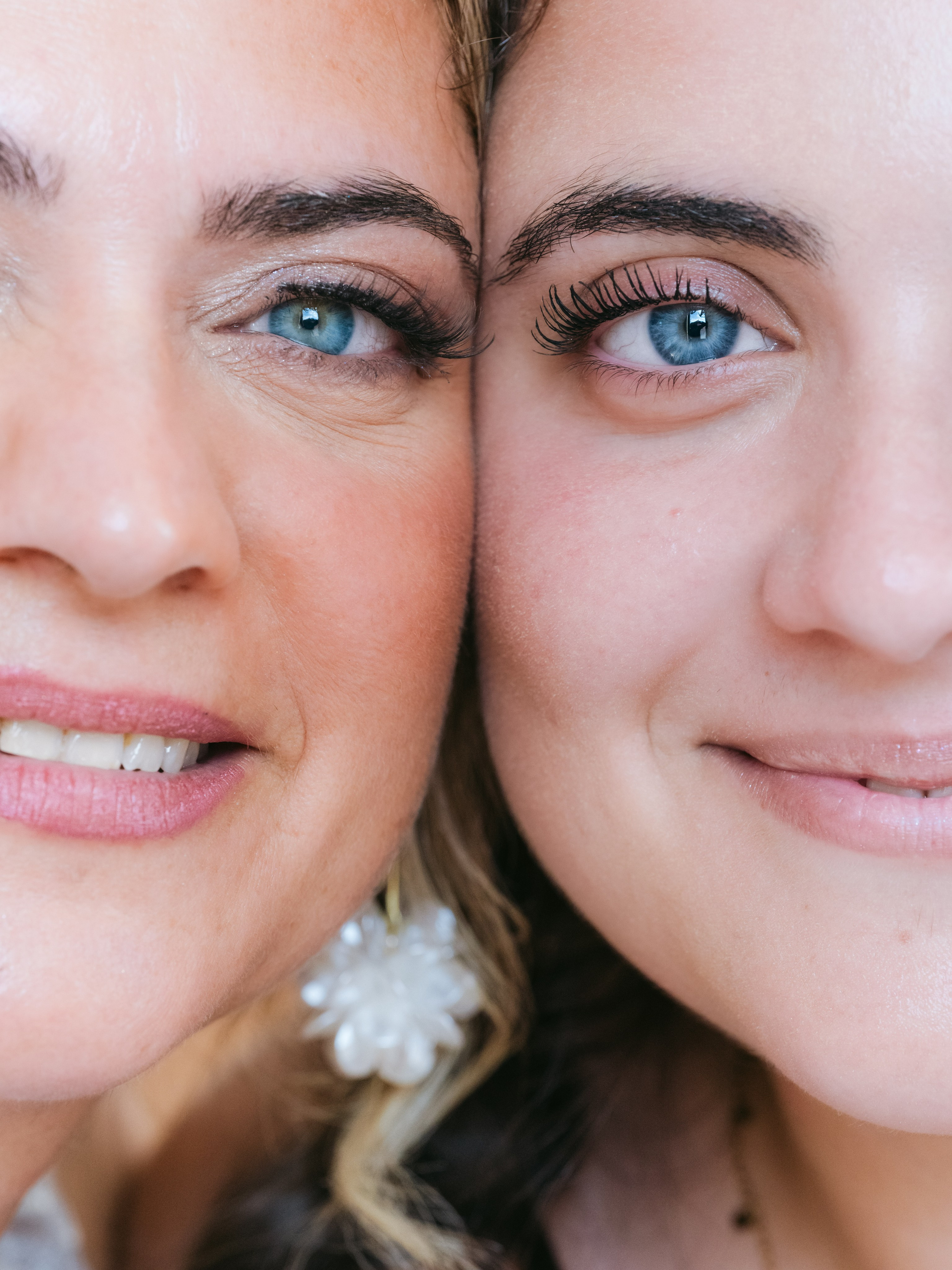 portret artistic ochii mamei si fiicei - fotograf nunta Belgia