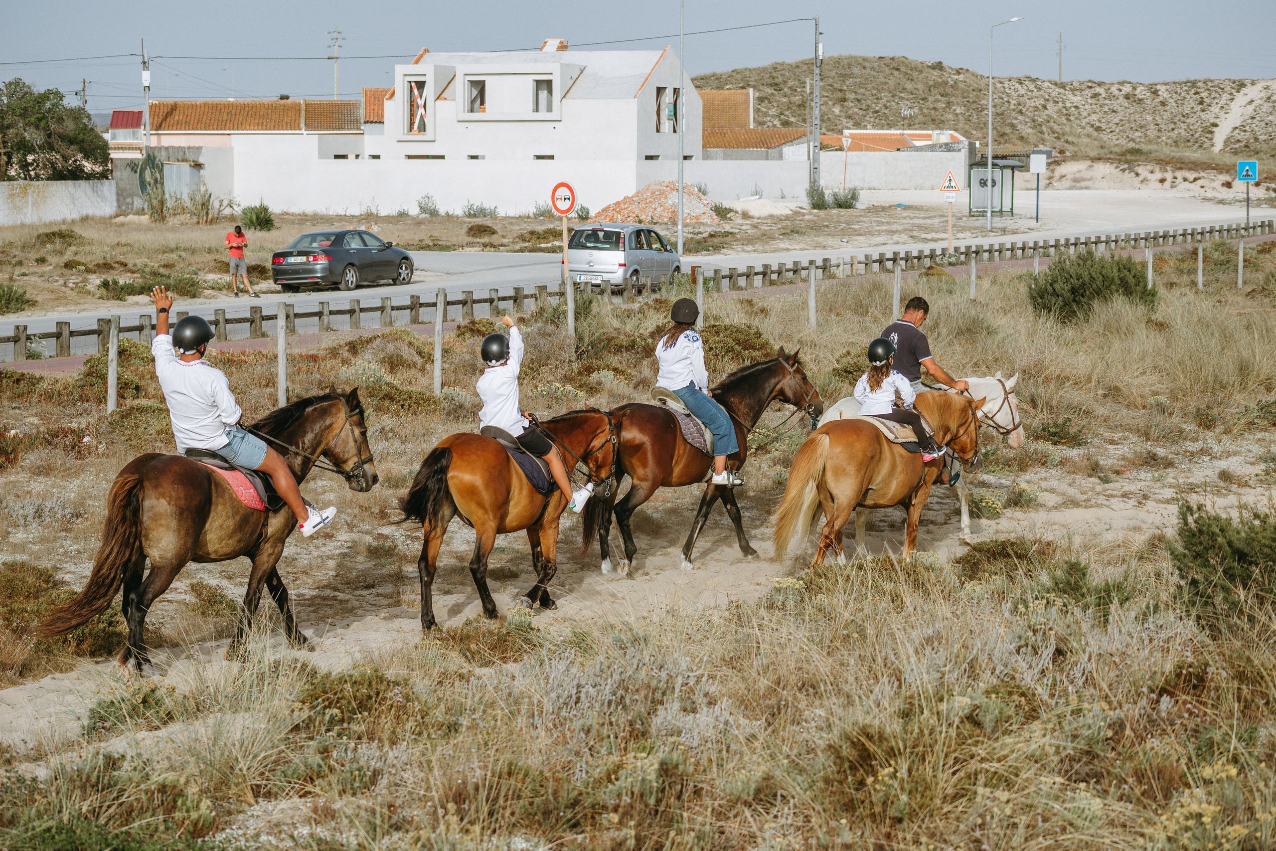 Marlene & Tiago com filhos. Passeios a Cavalo na Praia Peniche | Eco Salgados Agroturismo
