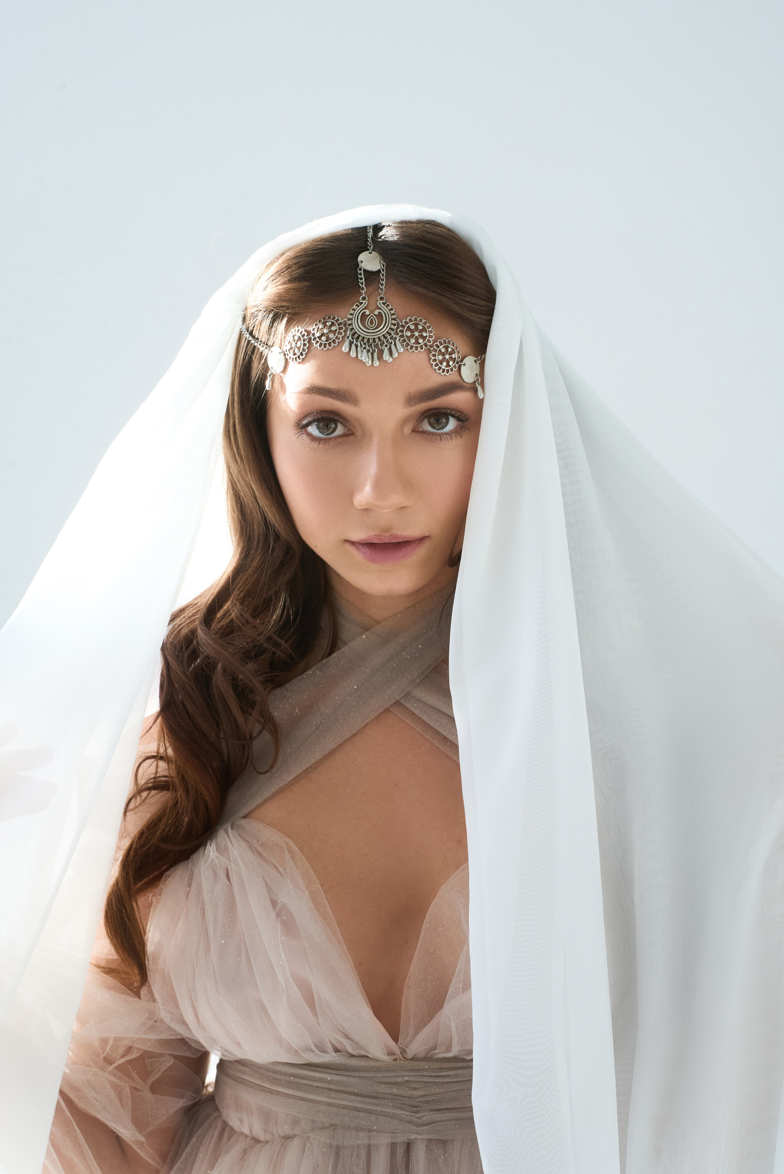 Kreatywna sesja zdjęciowa z skrzydłami i dymem dla Oriany | Fotografia artystyczna. Portrait & Fashion Photographer | Сannes, Paris, Monaco, Dubai, Kyiv — - Alisa Postnykova