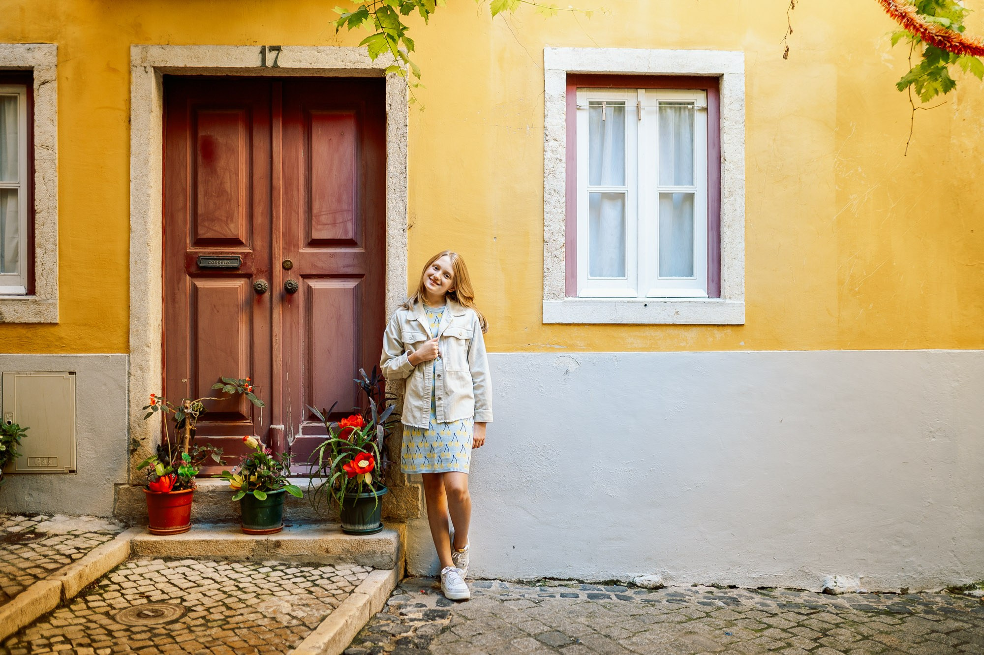 photoshoot in Alfama, Lisbon, фотосессия в Алфаме, Photo shoot for mum and daughter
