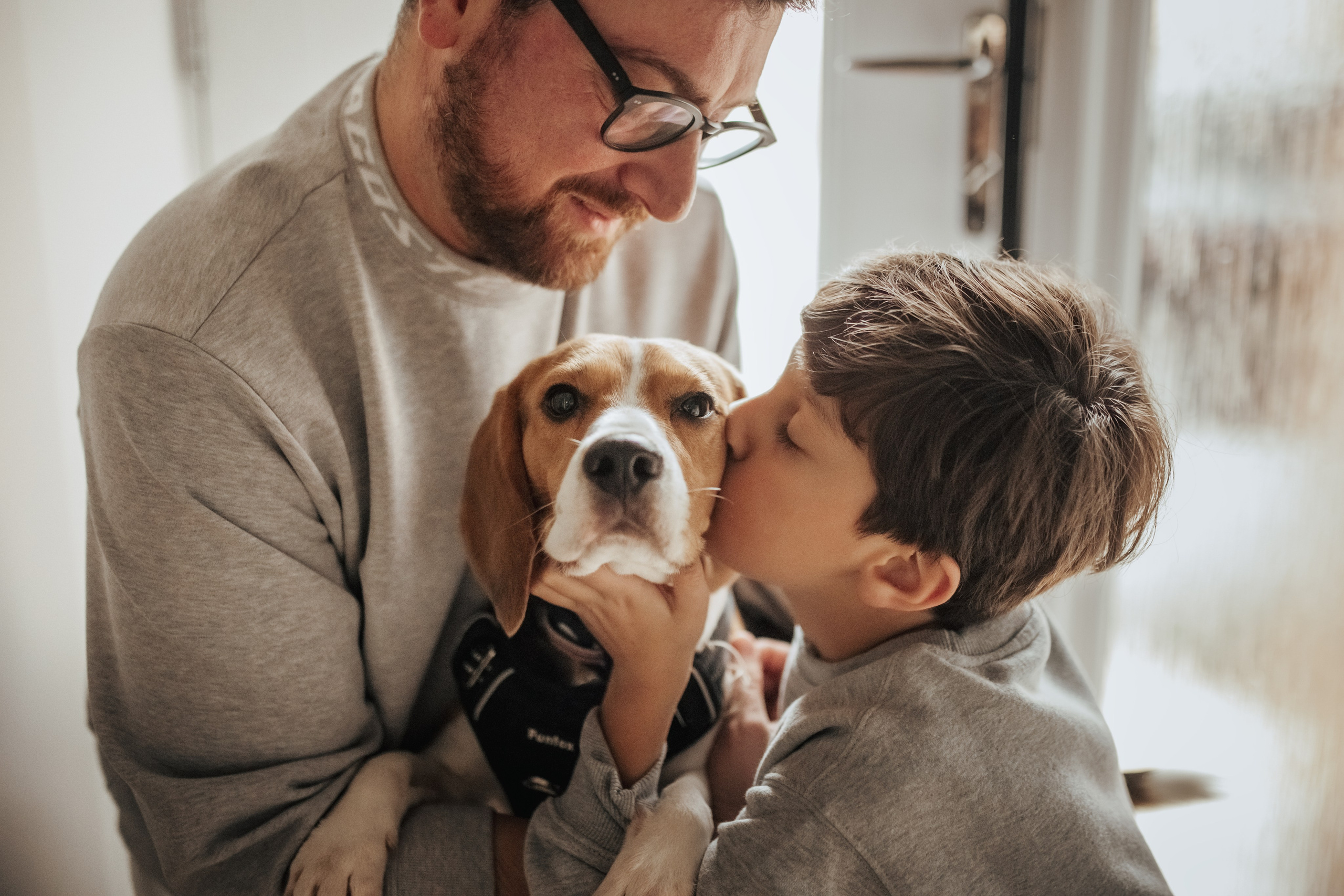 Indoor Family. Olga Tikhonova: family photography Cambridgeshire