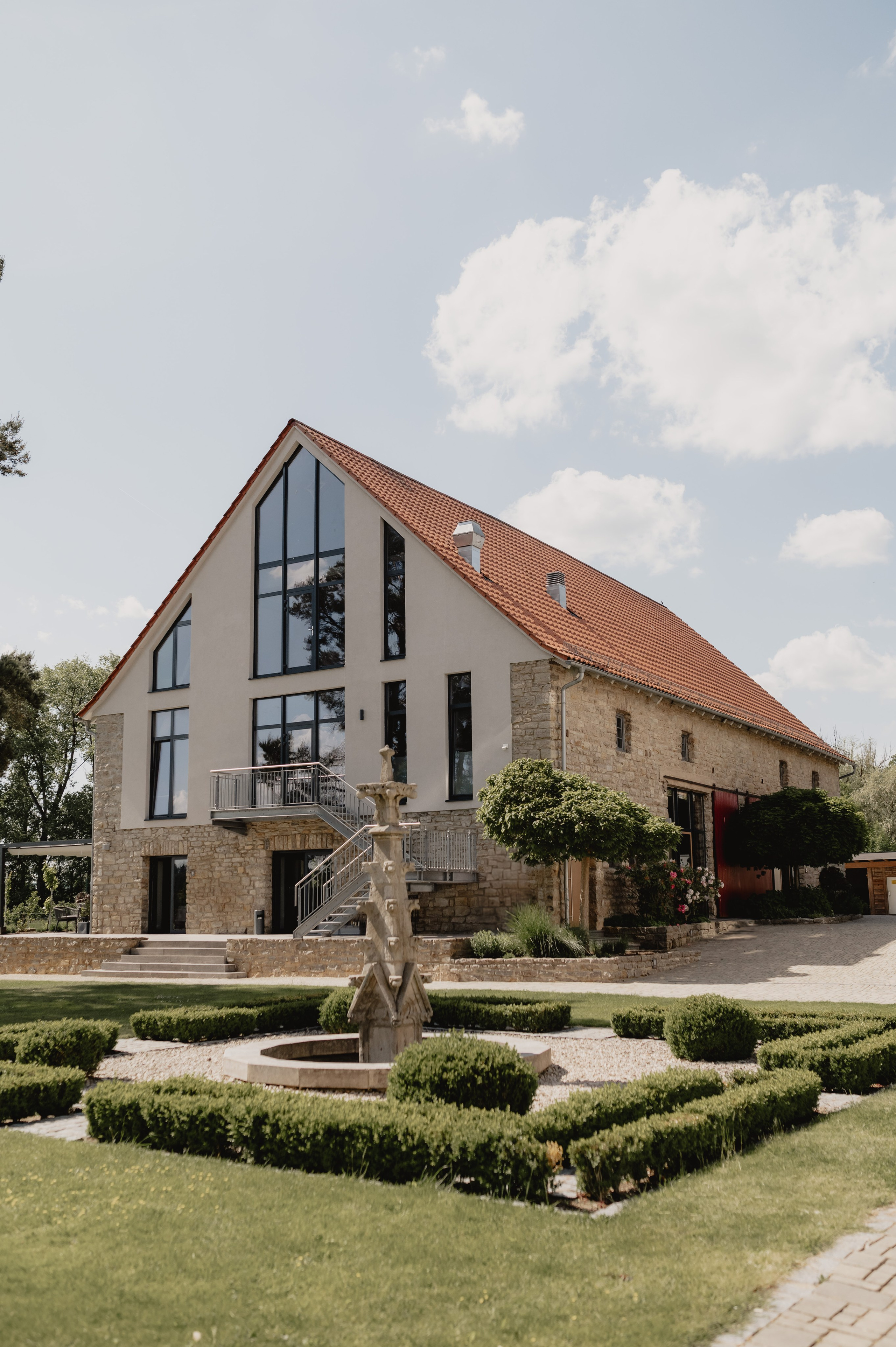 VON LIEBE GETRAGEN: JA-WORT UND TAUFE IN ANSBACH. Фотограф в Нюрнберге Ирина Менерт из Ансбаха