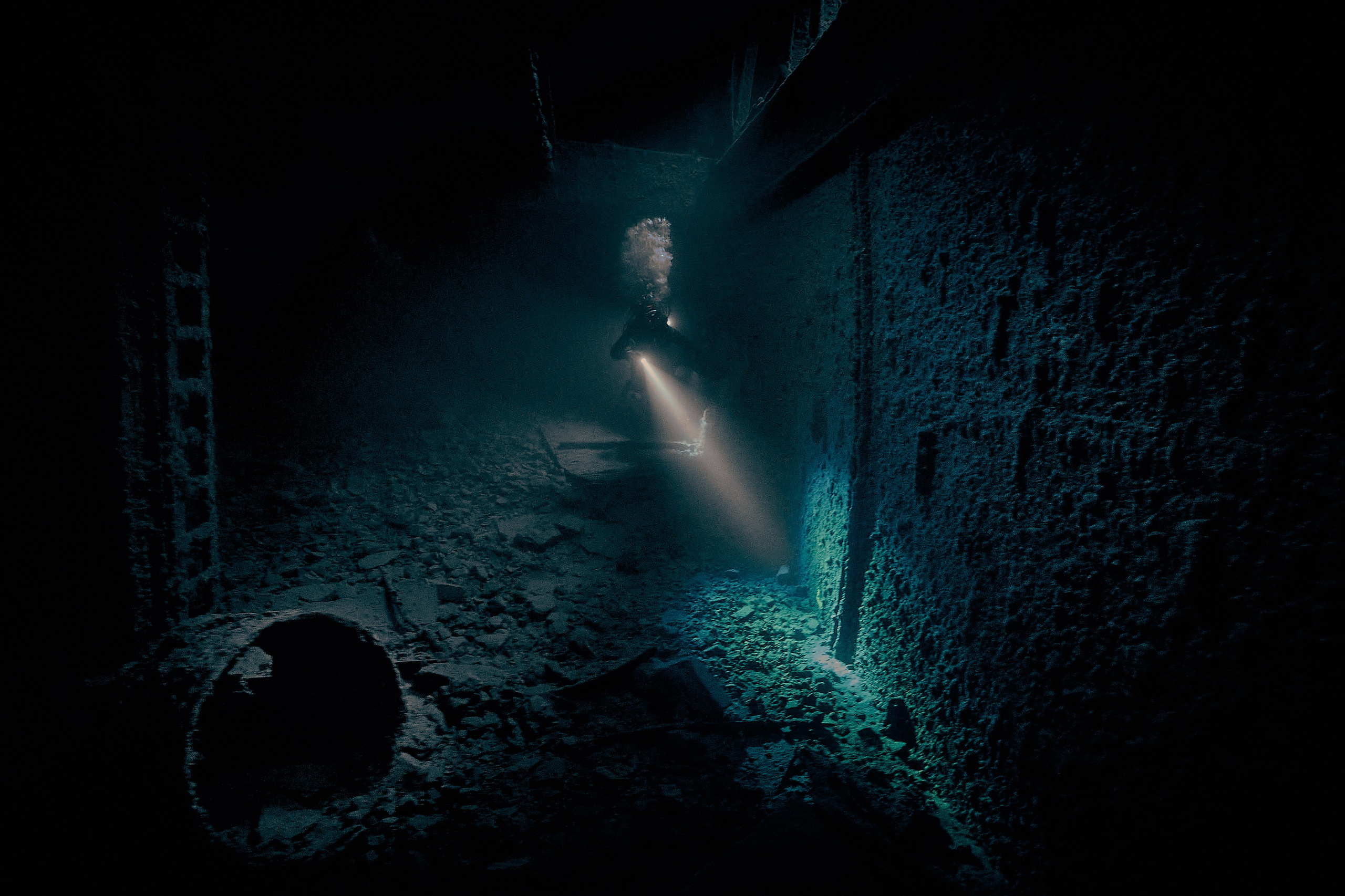 Fotograf podwodny Andriej Szypiłow - zdjęcia tajemniczego SS Thistlegorm. Underwater photographer Andriej Szypilow - photos of the mysterious SS Thistlegorm.