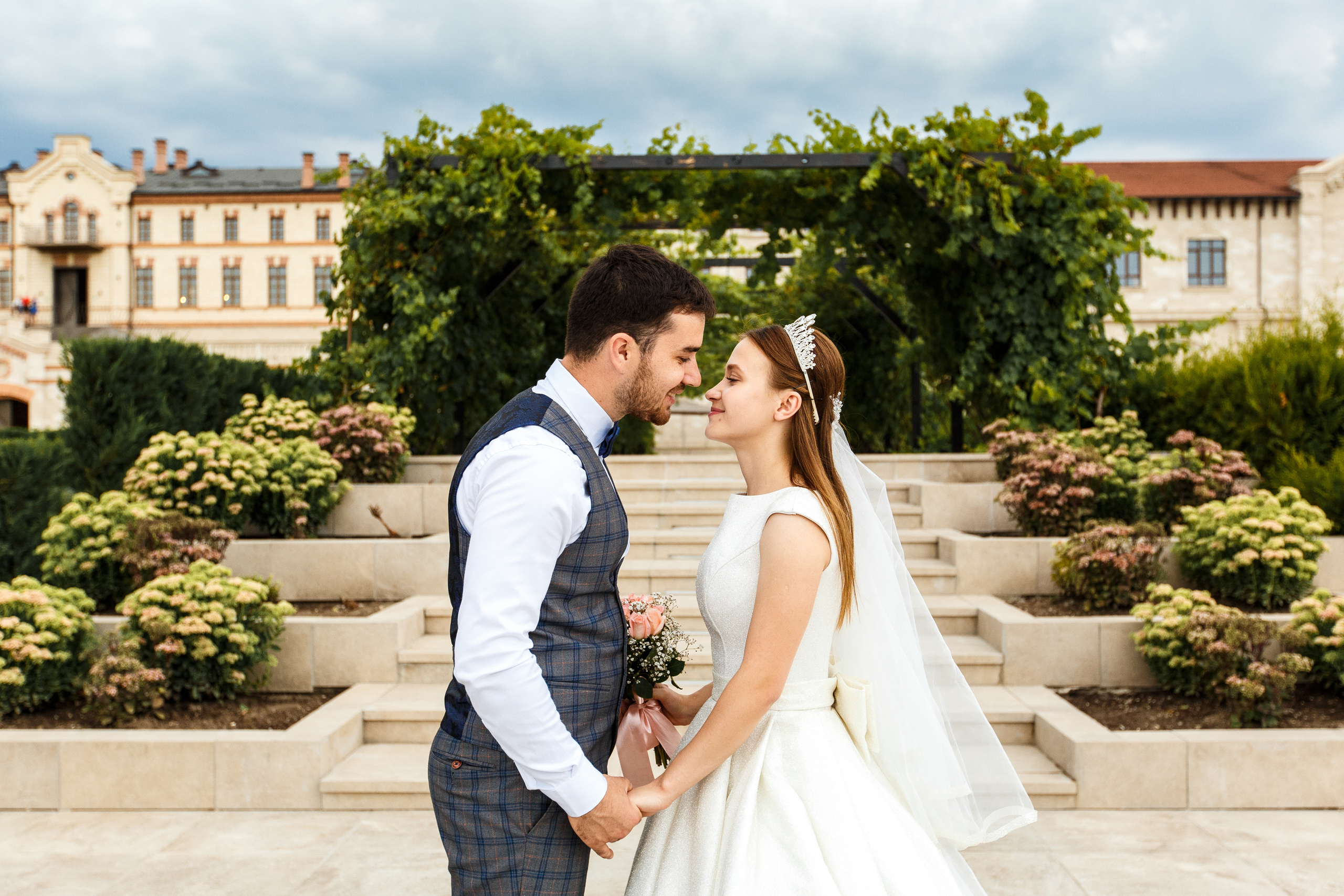 Denis & Nicoleta | Castel Mimi, Moldova. Dinumalancea.com — fotograf de nunta si familie. Moldova, Romania, UE