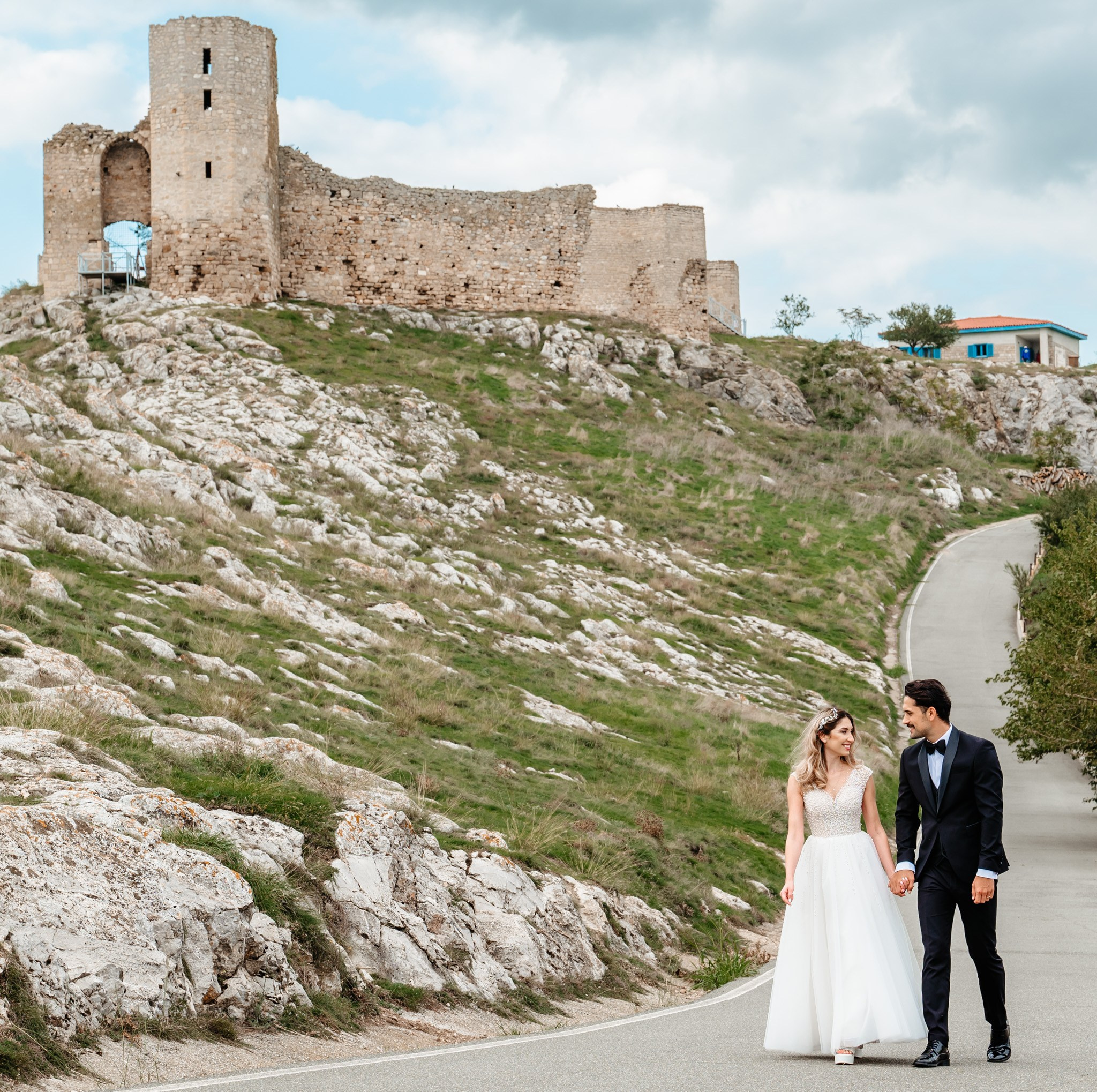 Alexandra & Robert. Www.besttalesstudio.com