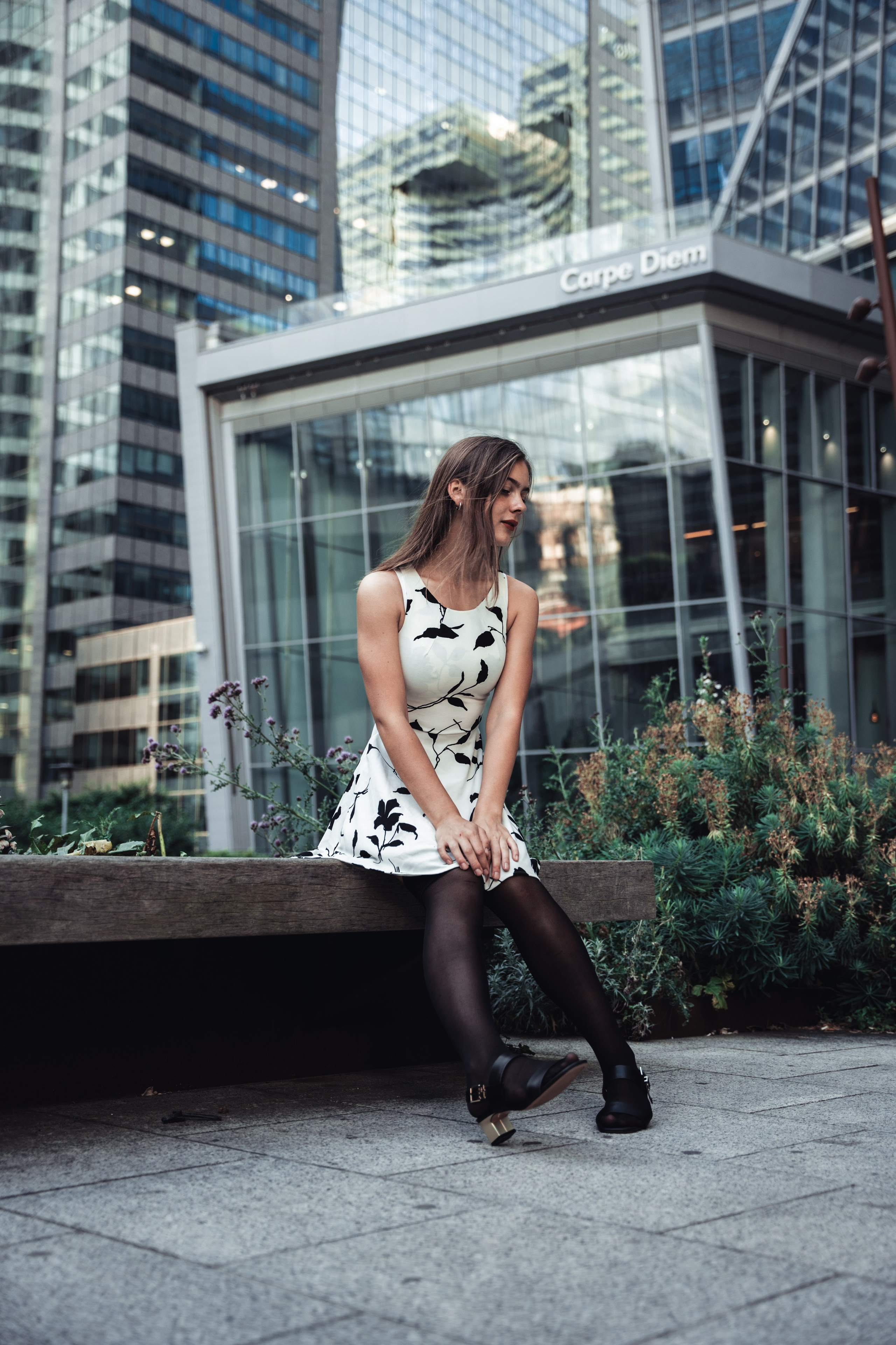 Anna. Photographe de voitures à Paris — Vitalii Motruk