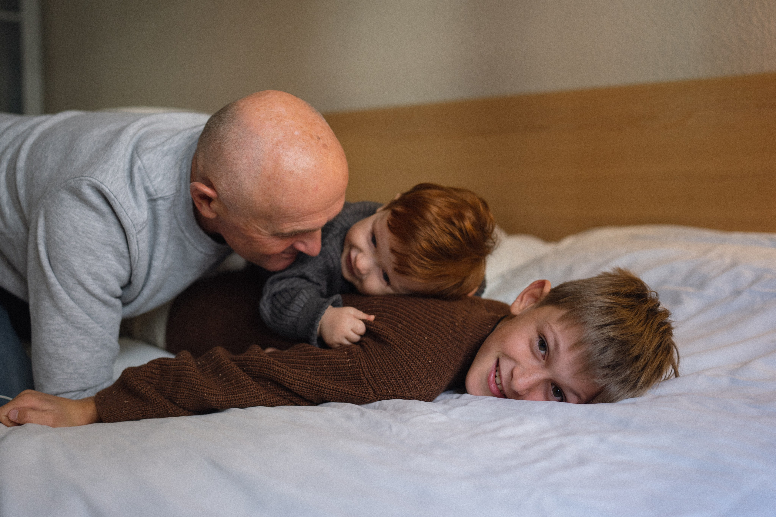 Family Photoshoot Spain with kids. Photographer in Madrid, Spain. Alyona Belyaninova