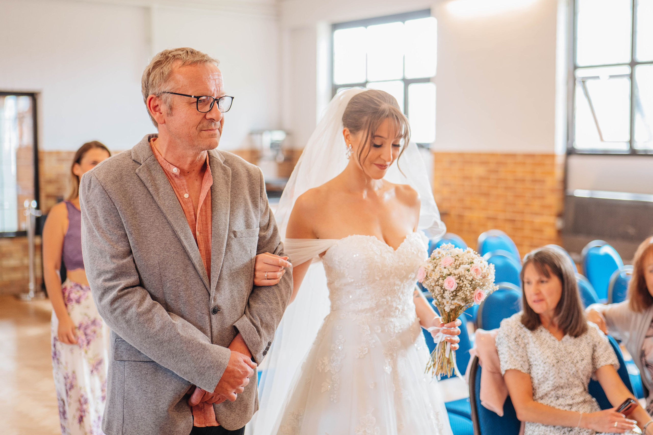 Wedding photosession in east London. Wedding and family photographer in London