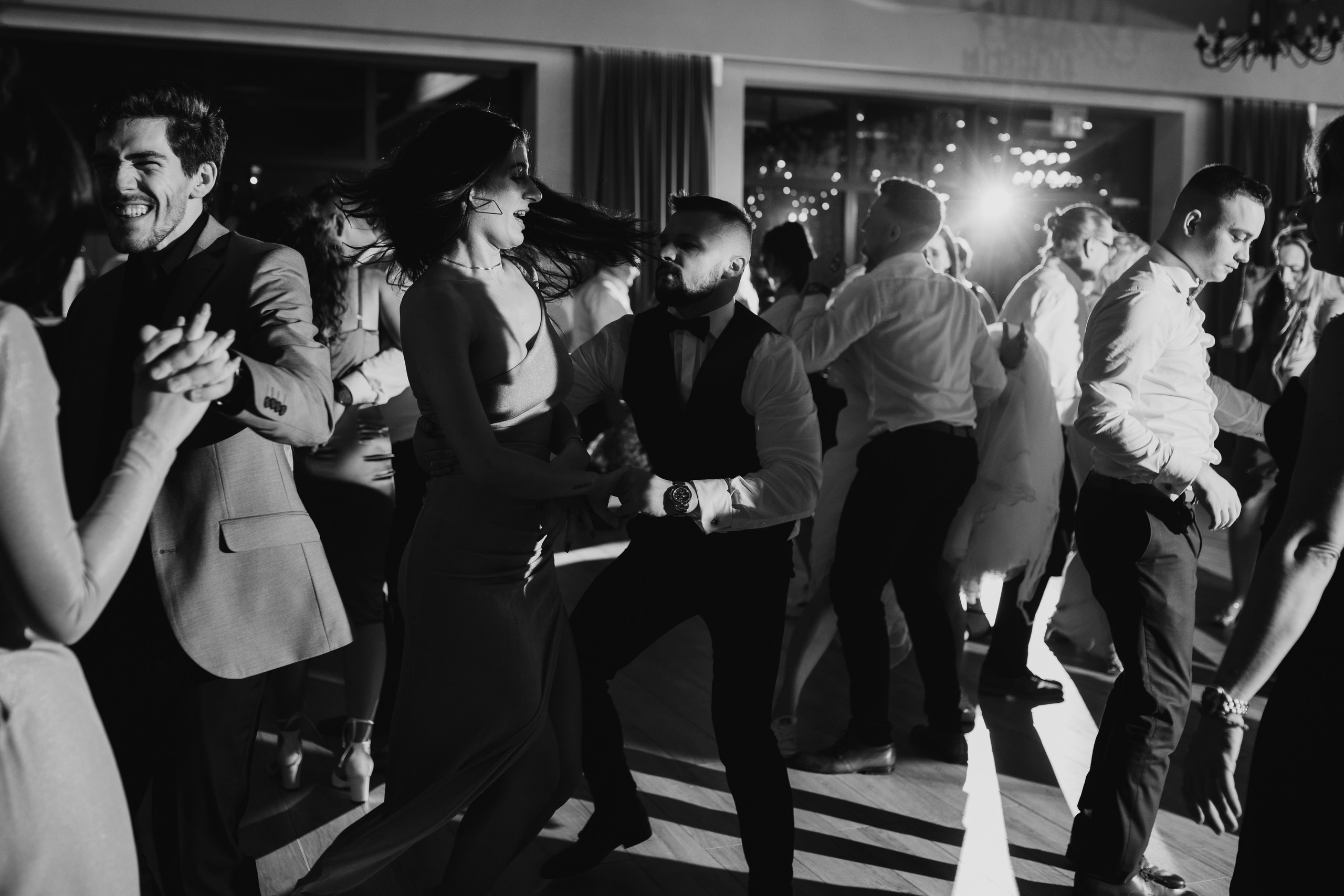 Sala Koralowa w Jaworzu: Opowieść o ślubie Nikoli i Kacpra. Karkowskafoto - fotografia miłości