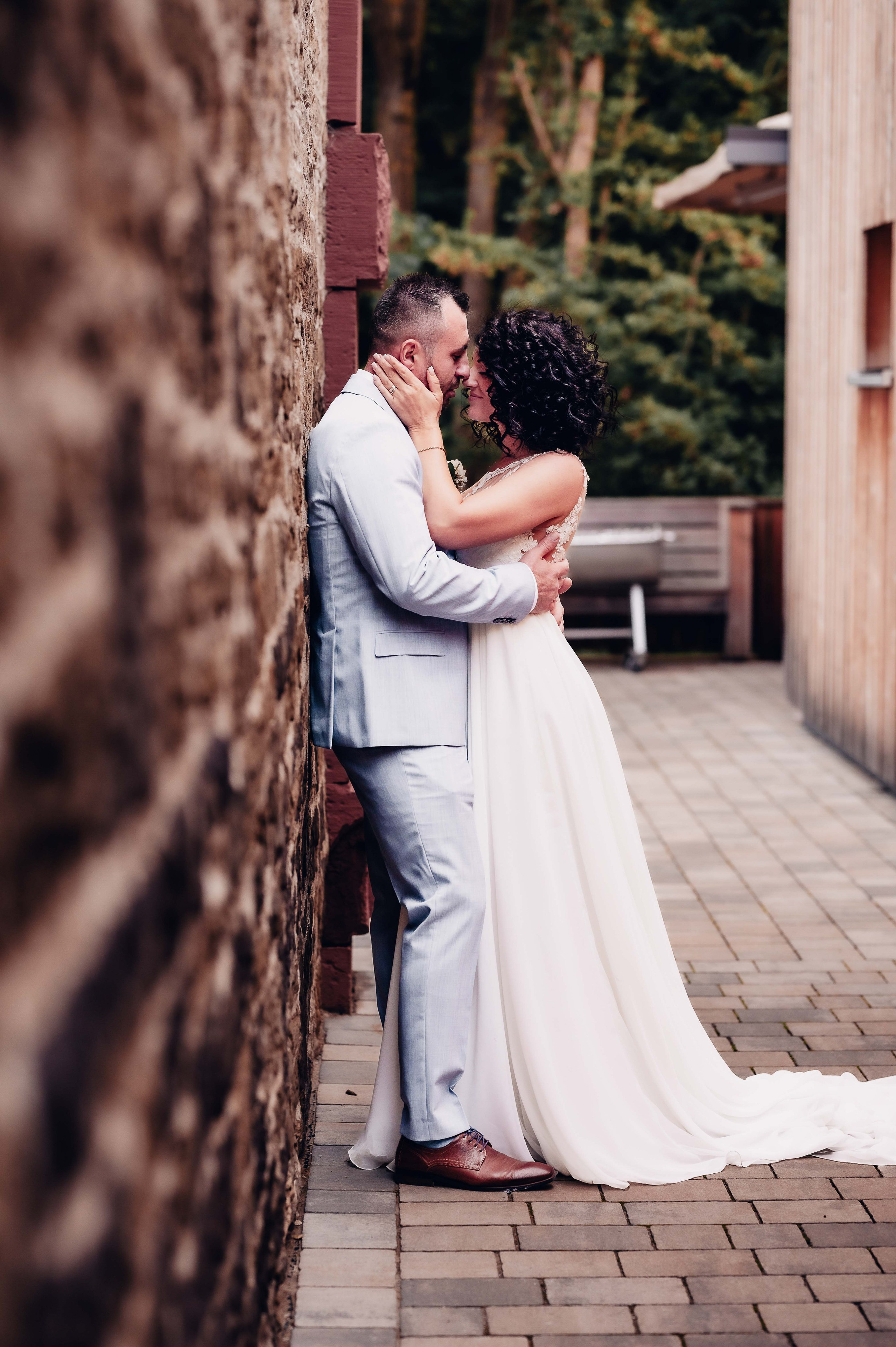 Freie Trauung in Würzburg – Marius & Carmen. Authentische, emotionale, zeitlose Hochzeitsfotografie aus Albstadt