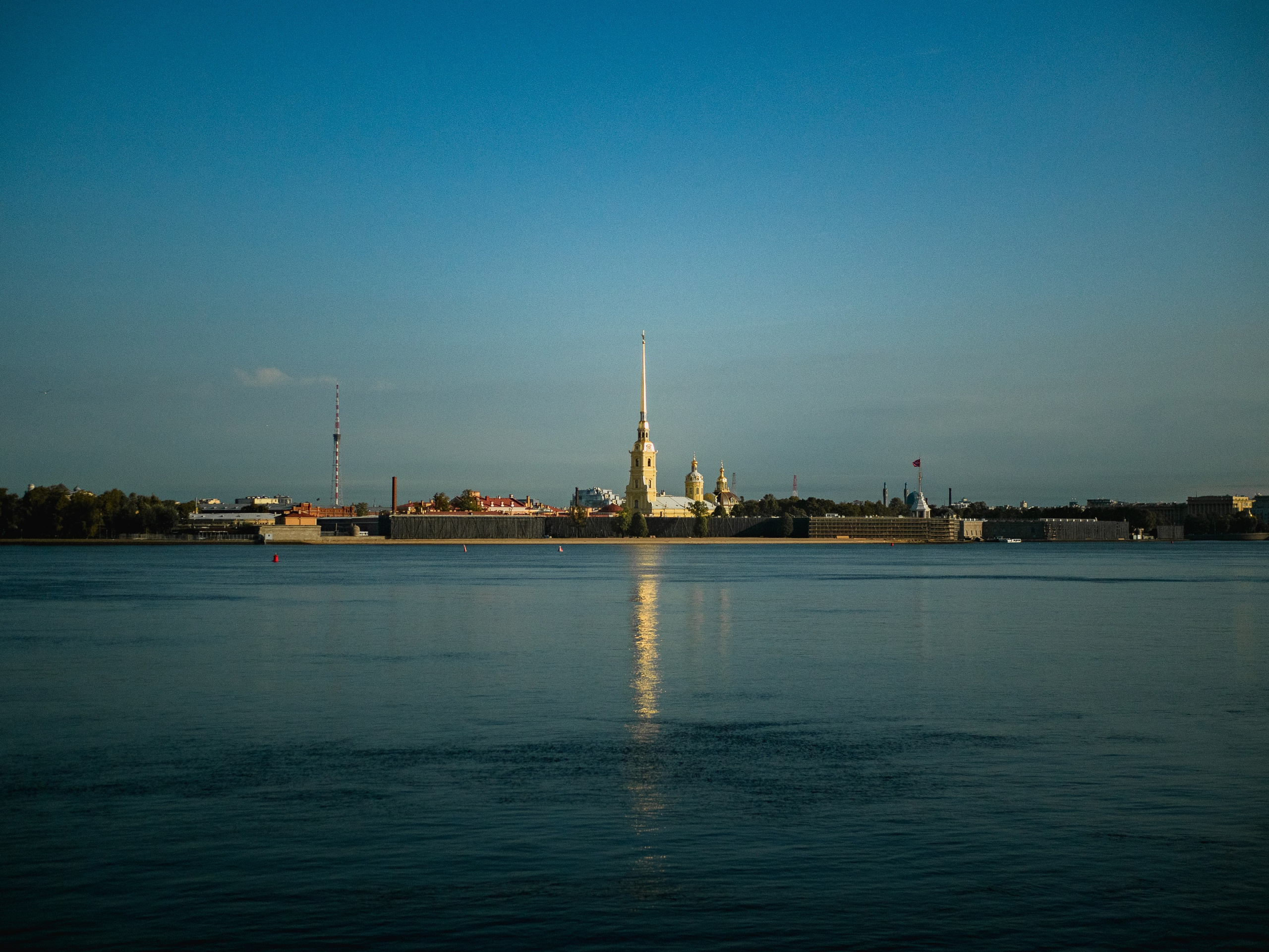 Saint-Petersbourg. Photographe sur Cote d’Azur. Portraits de familles, couples, enfants, événements
