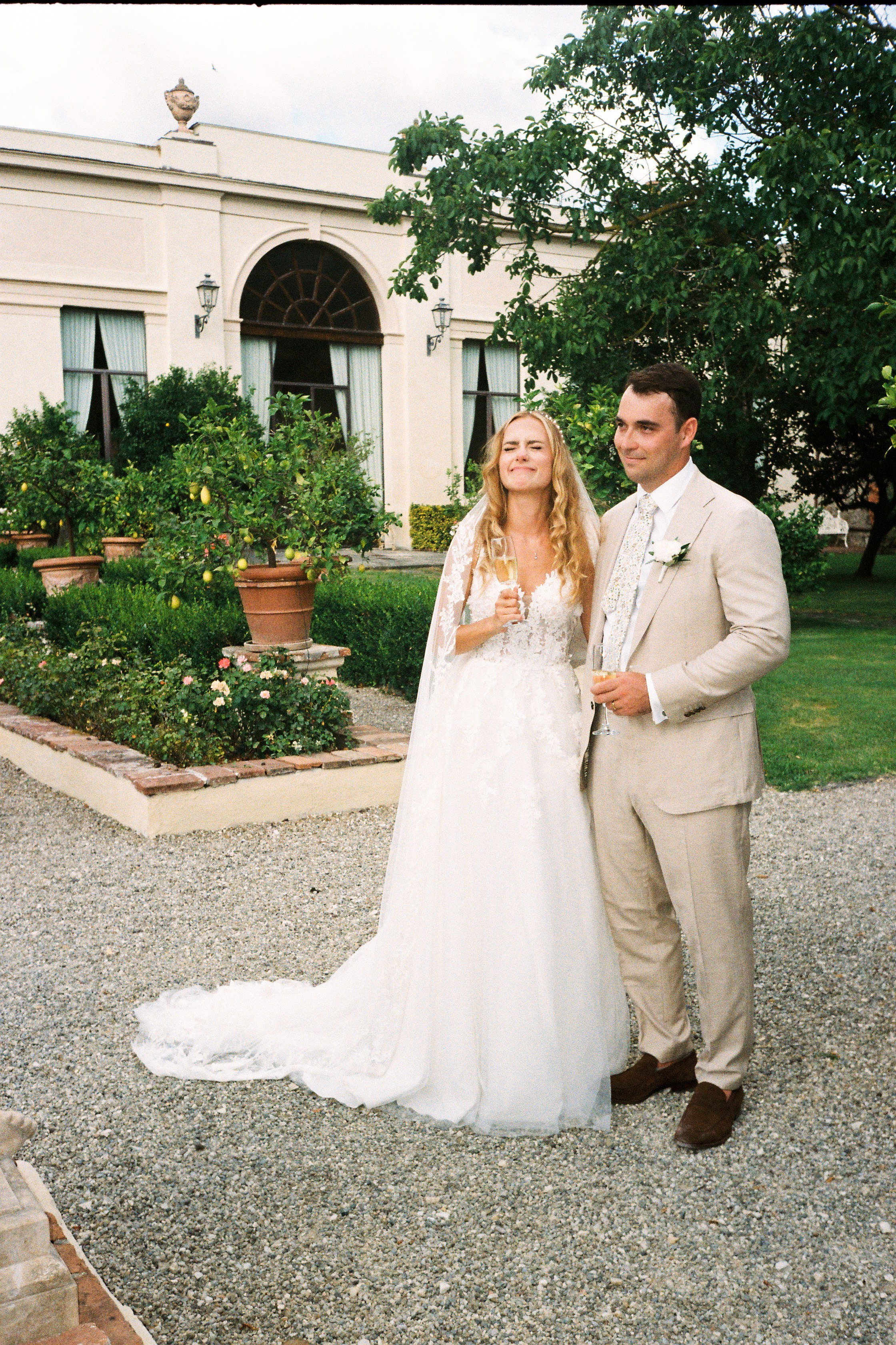 Diana & Thomas. Villa Scorzi, Tuscany. Digital + Film 35mm. Фотограф в Милане Анна Линник