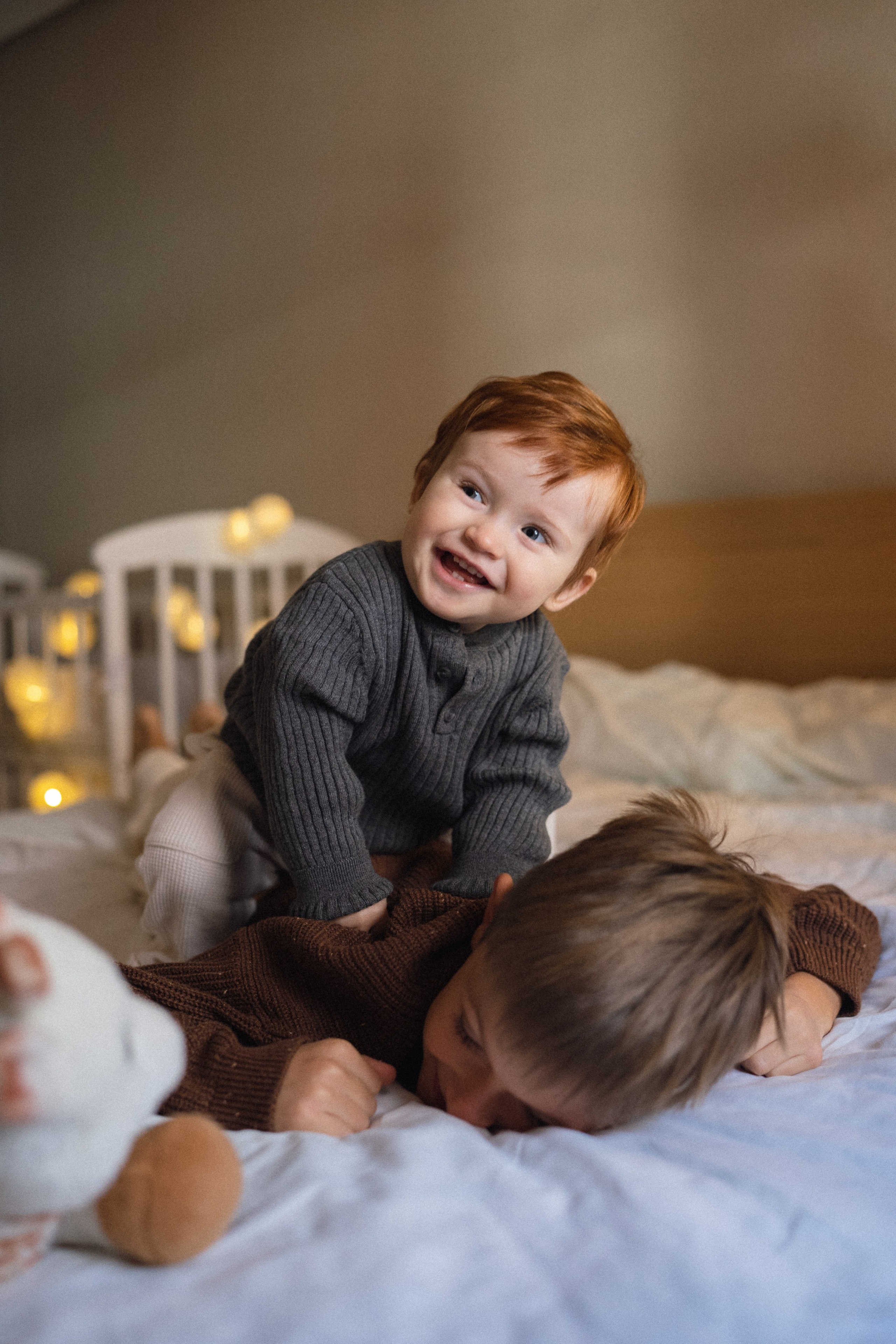 Family Photoshoot Spain with kids. Photographer in Madrid, Spain. Alyona Belyaninova
