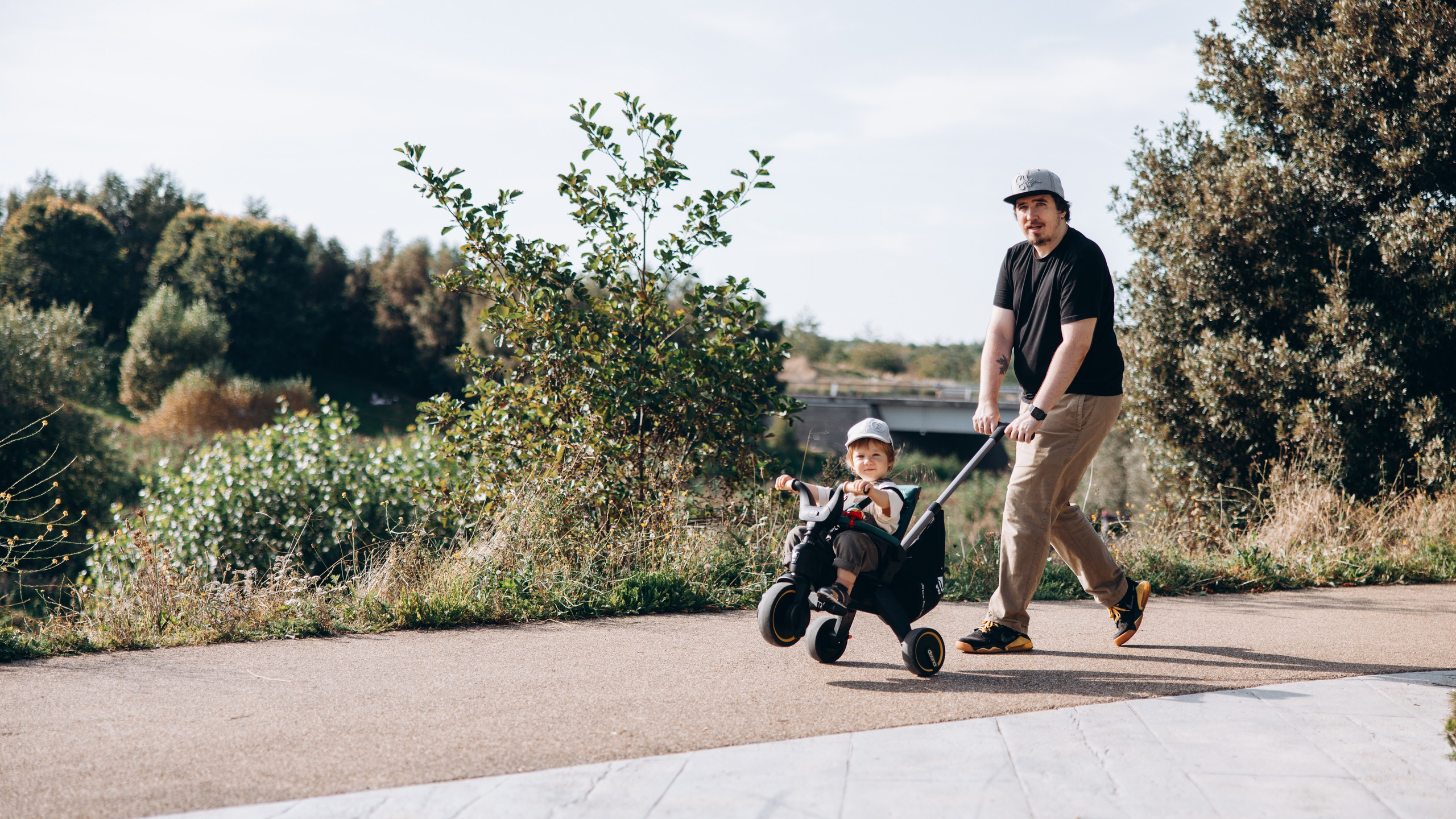 Maksim with parents (Queen Elizabeth Olympic park). Anastasia Klink, Photographer in London