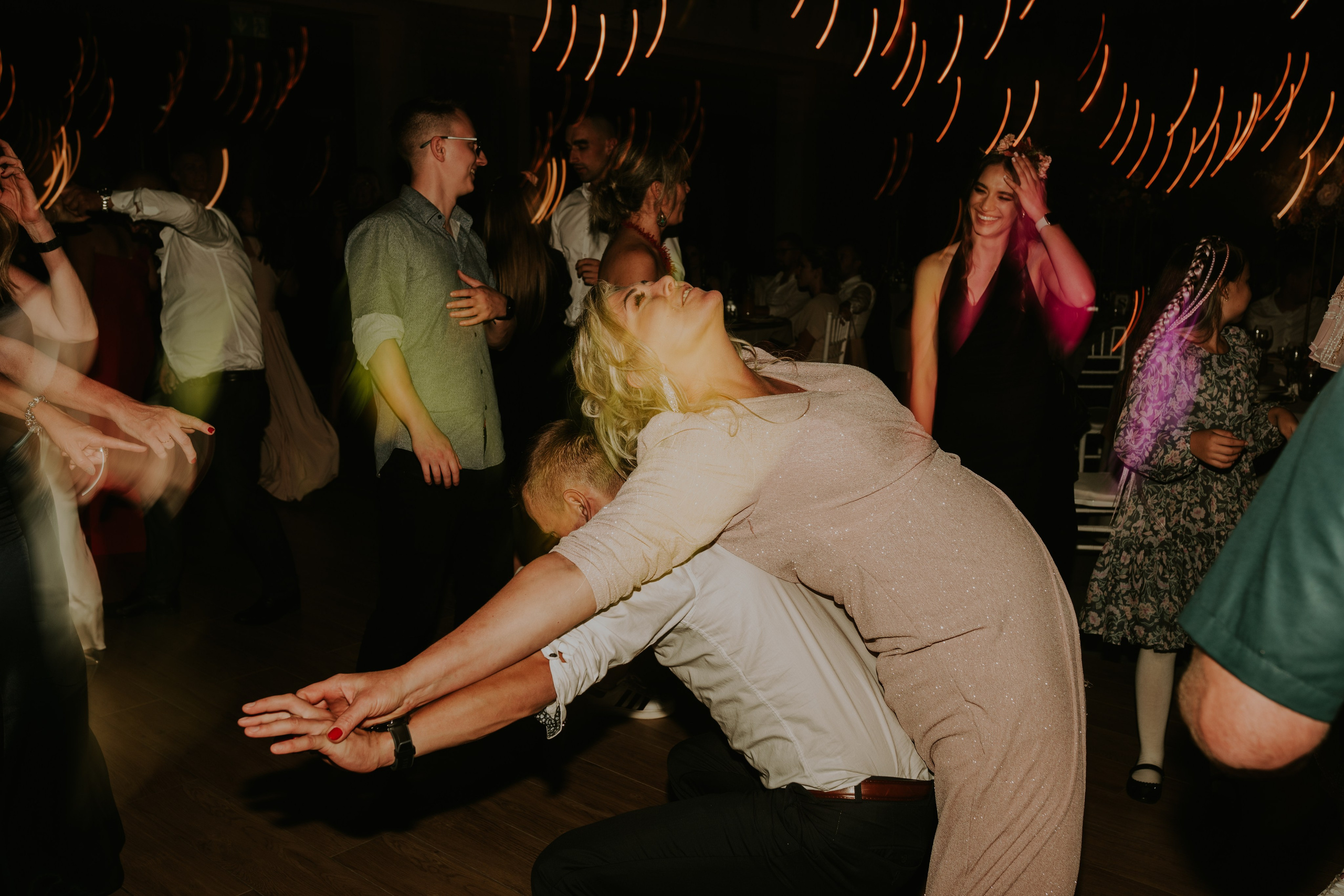 Sala Koralowa w Jaworzu: Opowieść o ślubie Nikoli i Kacpra. Karkowskafoto - fotografia miłości