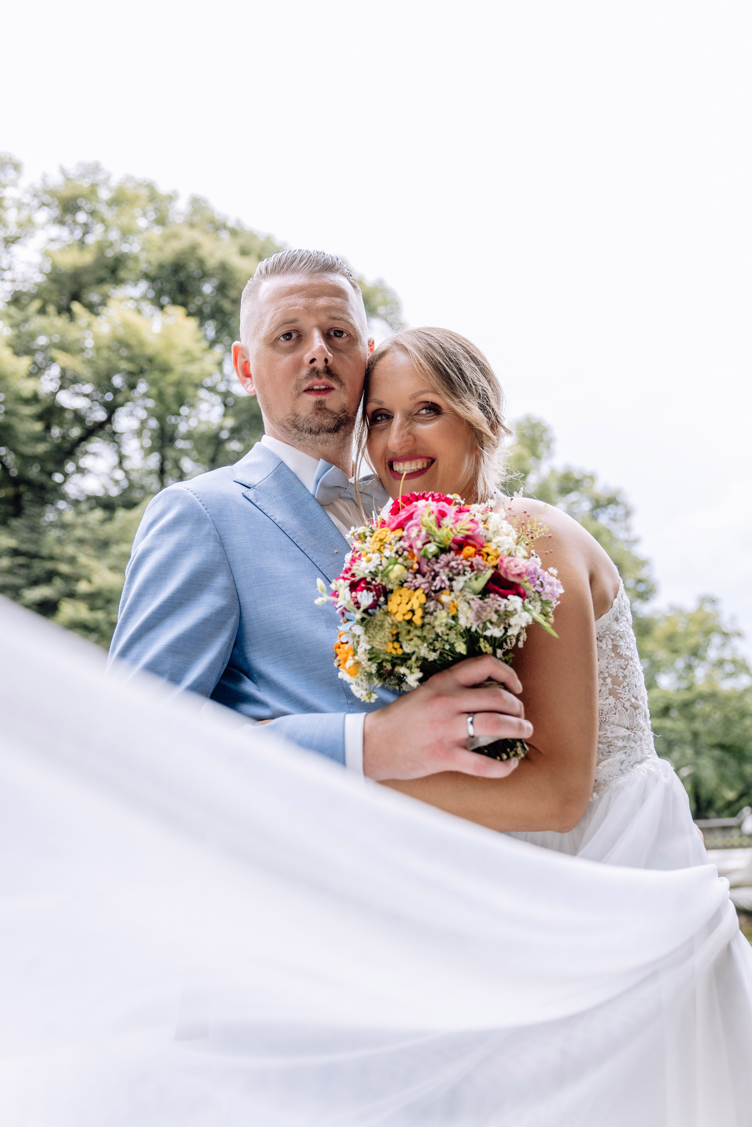 Sandra und Kevin: Standesamt Unterföring und Friedensengel. Hochzeitsfotograf München Taufe Familienfotograf Tanja Mauke
