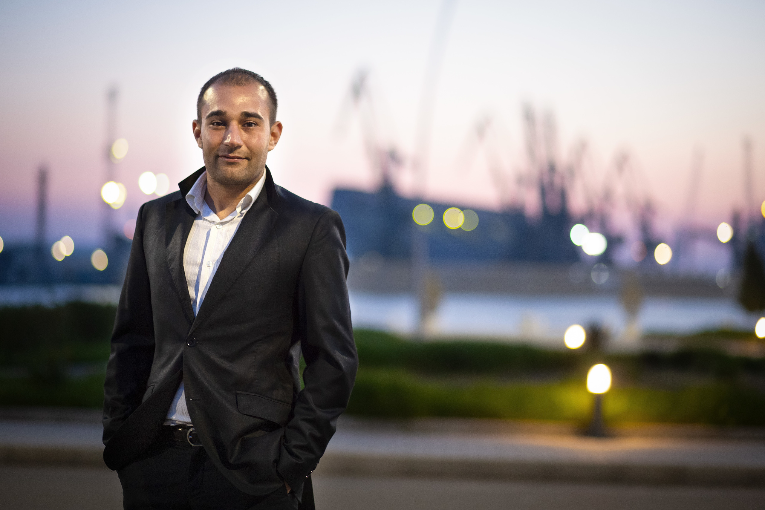 Business. Фотограф Бургас. Фотосесии в студио и на открито, портрети, заснемане