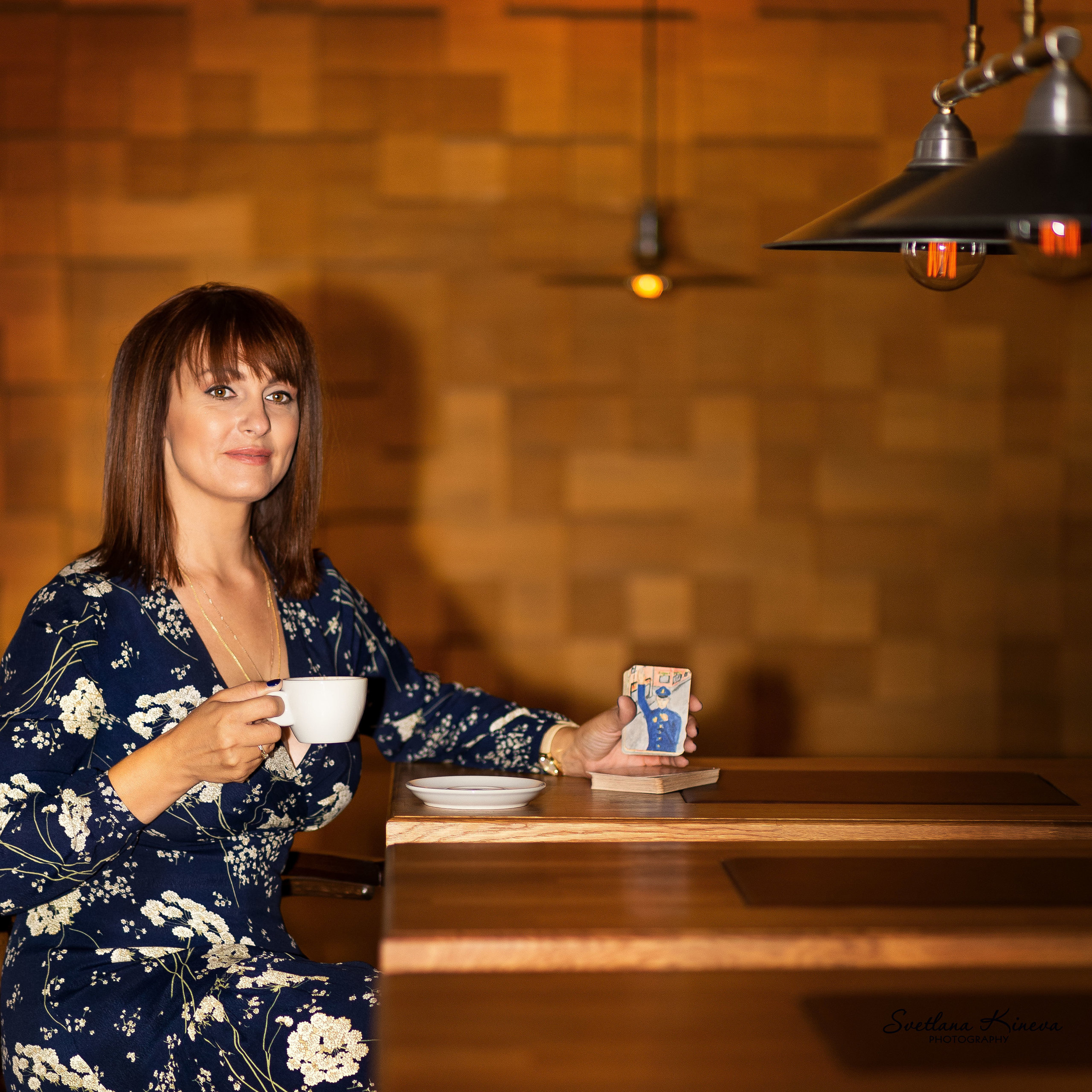 Business. Фотограф Бургас. Фотосесии в студио и на открито, портрети, заснемане