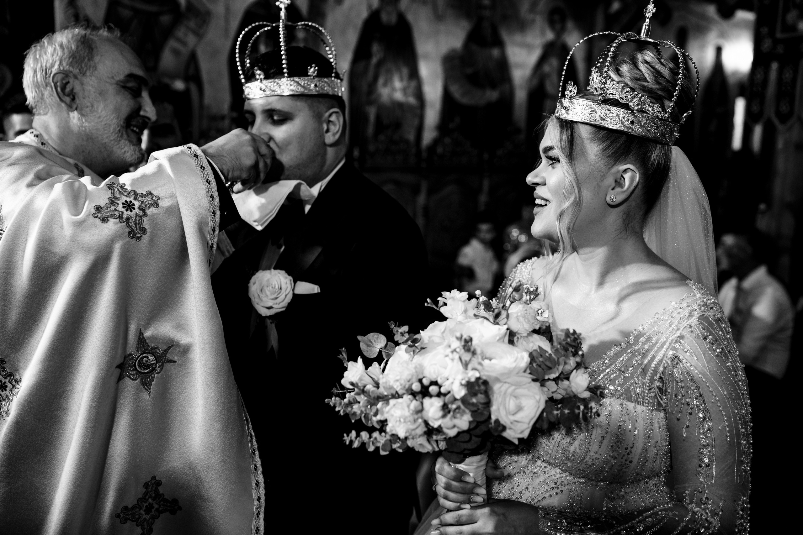 Andreea, Damian si Aris. Acasă