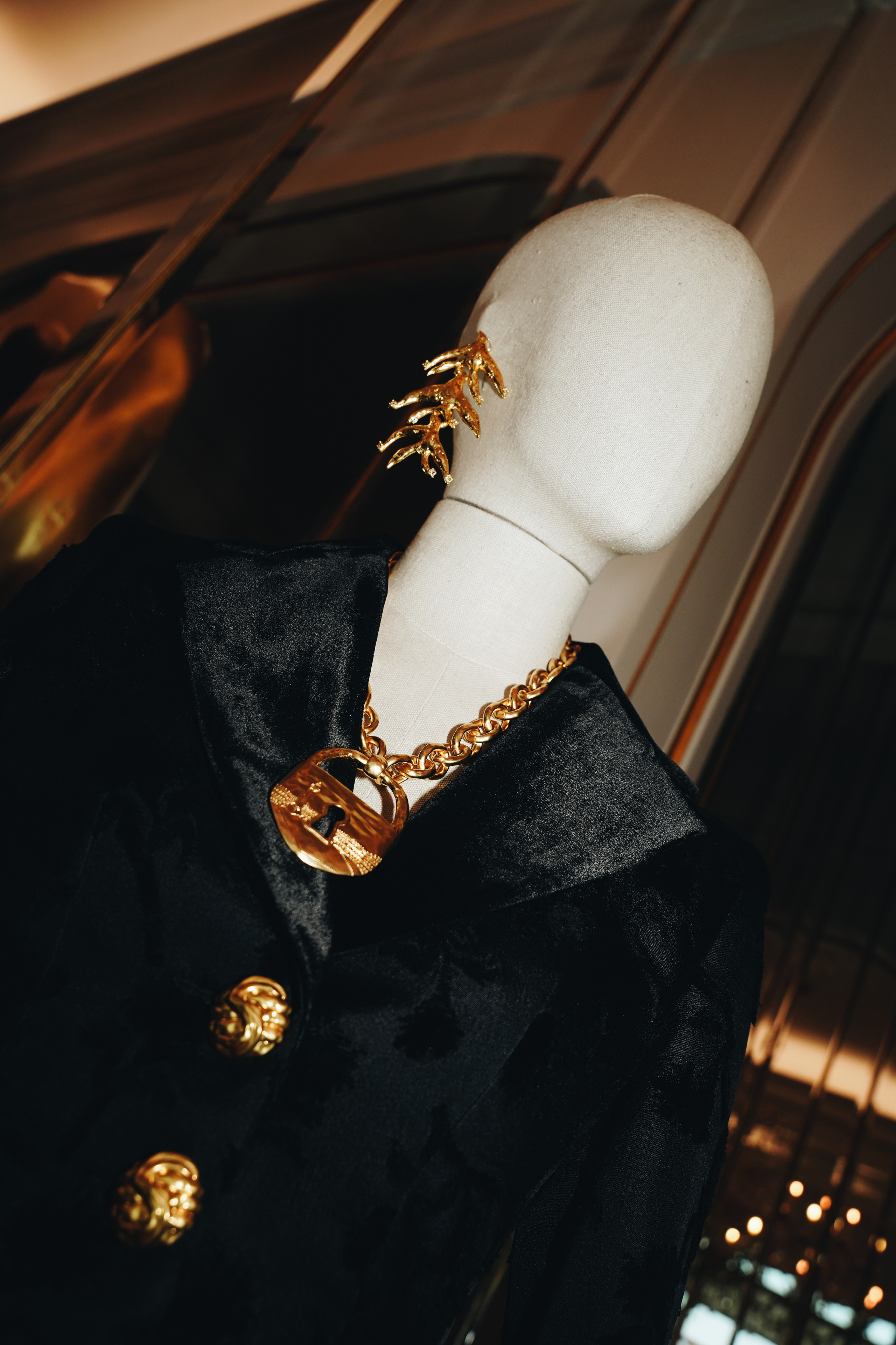 Maison Schiaparelli HAUTE COUTURE SS23 (PARIS). Anastasia Fedoseeva / The Street Pie — streetstyle photographer