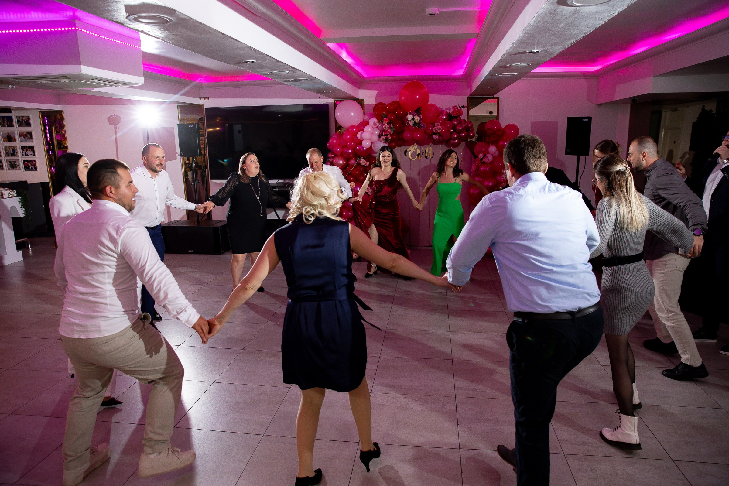 Parties. Https://valphoto.wfolio.pro/