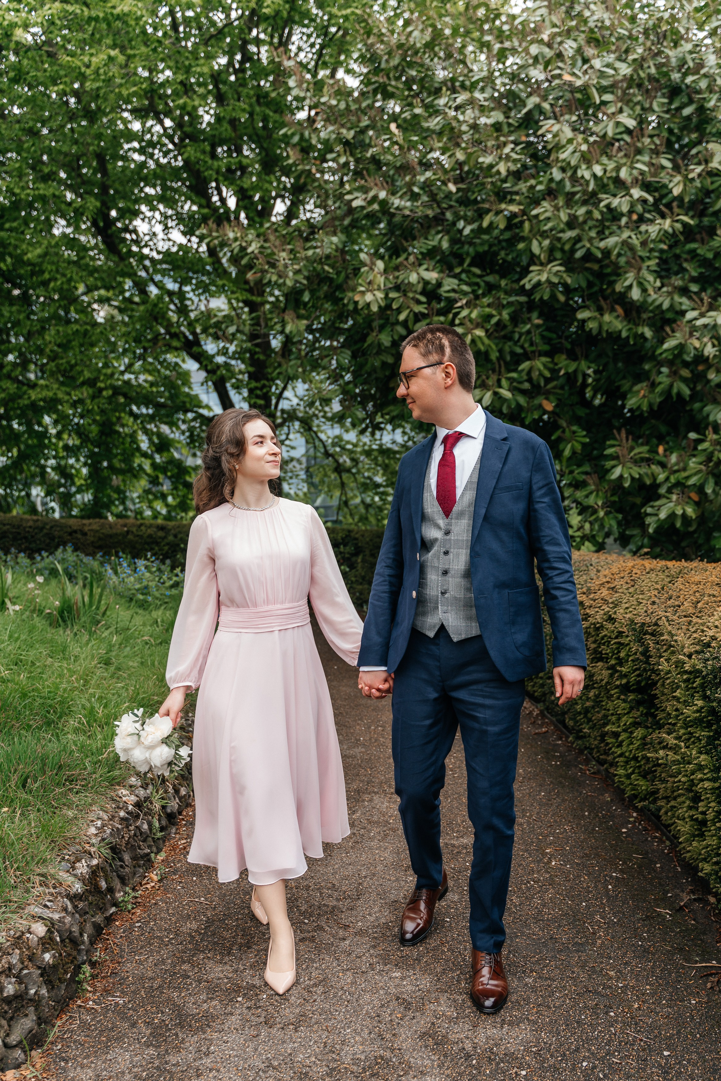 Reading Town Hall, Reading Town Hall civil ceremony, small wedding at Reading Town Hall, wedding at Reading, wedding at Reading, civil ceremony at Reading, small civil ceremony Reading Town Hall, wedding photography at Forbury Gardens, wedding photos at Forbury Gardens