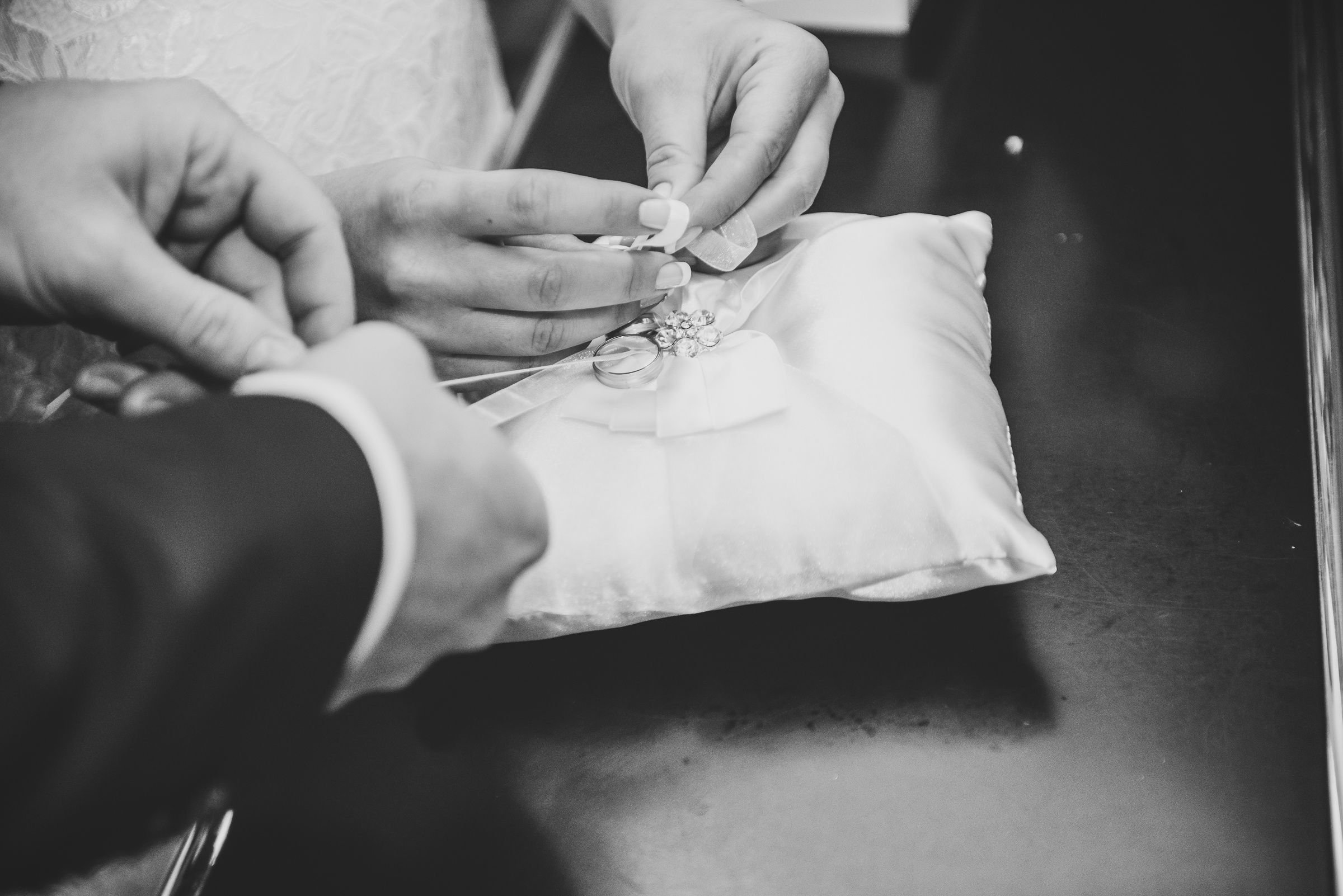Hochzeit im Standesamt Mandlstraße und Restaurant am Chinesischen Turm. Hochzeitsfotograf München - Olga Boyko Hochzeitsreportage