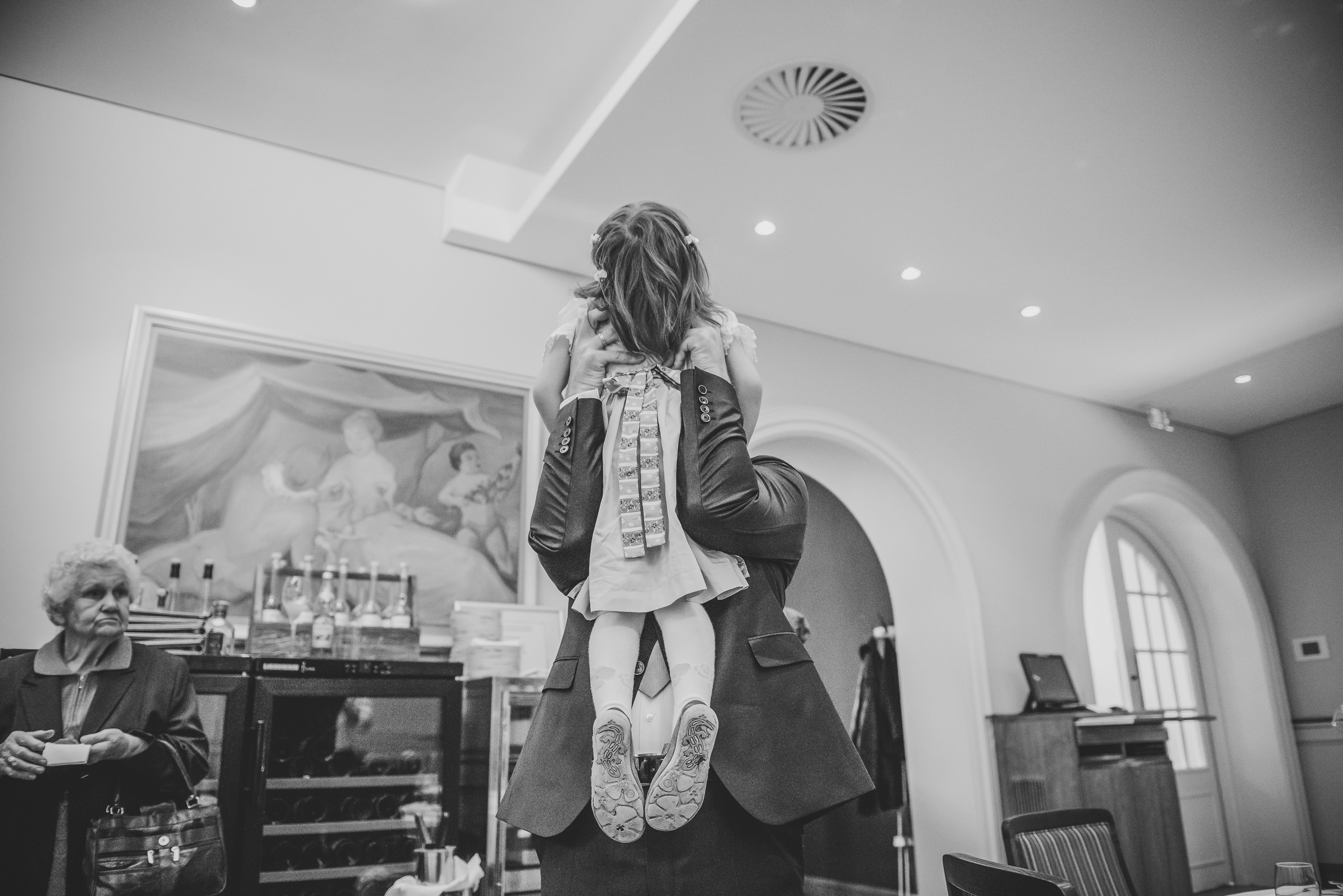 Hochzeit im Standesamt Mandlstraße und Restaurant am Chinesischen Turm. Hochzeitsfotograf München - Olga Boyko Hochzeitsreportage