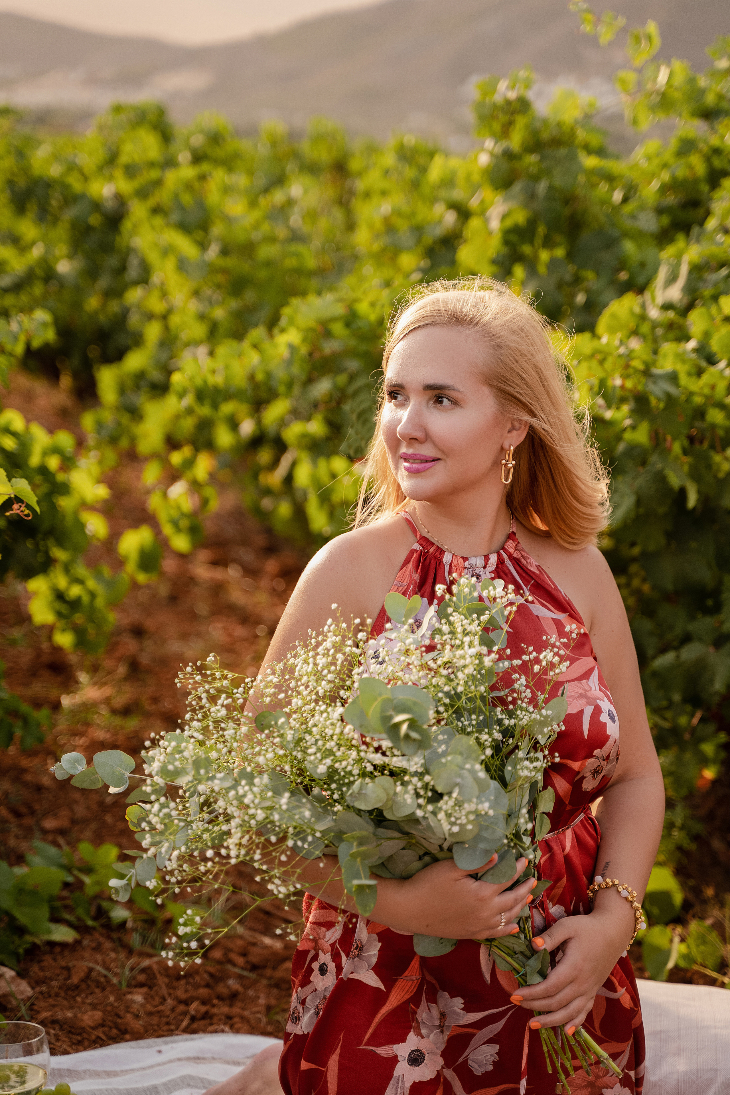 Sesiones individuales en viñedos. Fotografo familiar, bodas, reportaje Diana Memetova Alicante, Benidorm