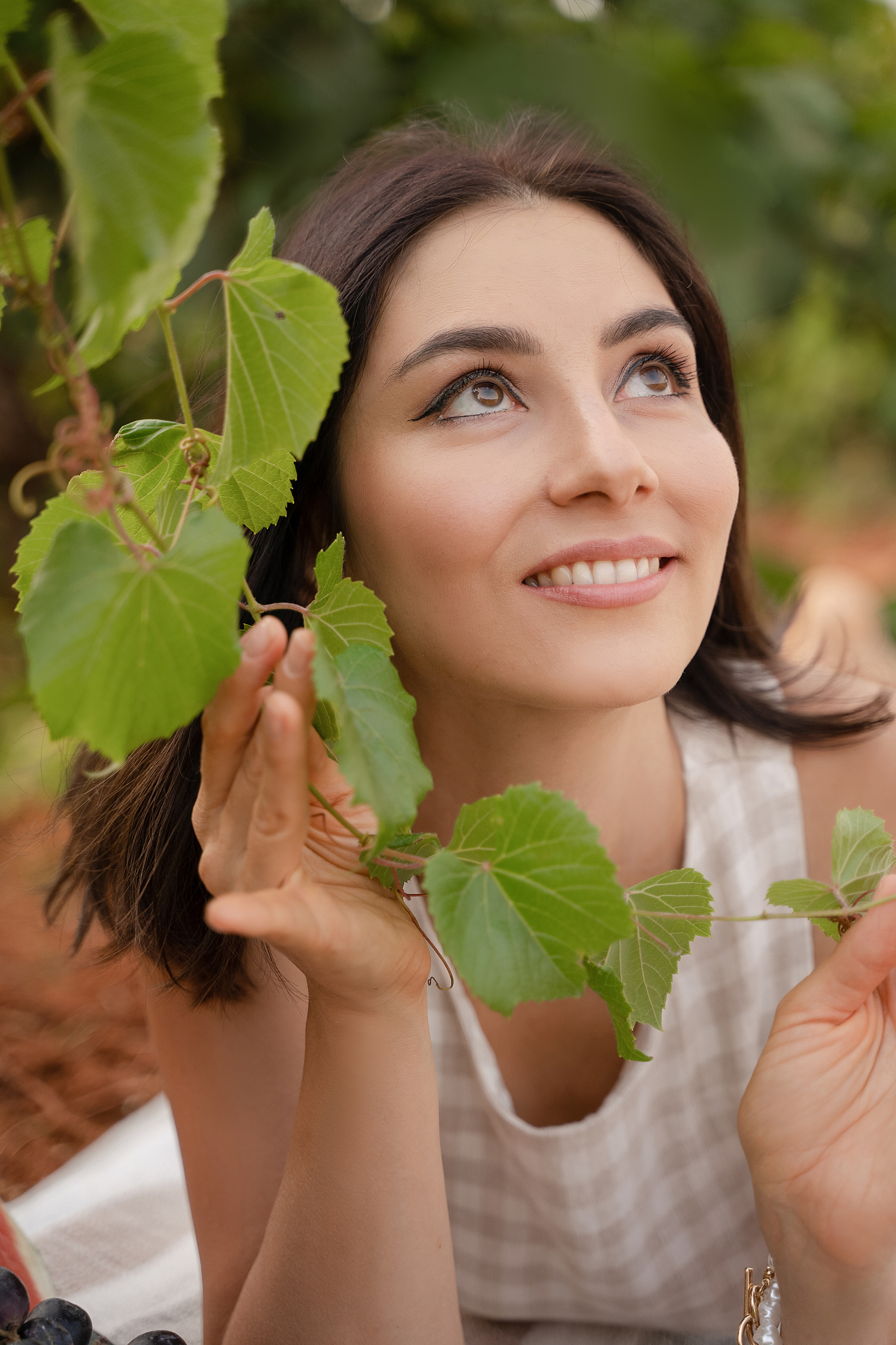 Sesiones individuales en viñedos. Fotografo familiar, bodas, reportaje Diana Memetova Alicante, Benidorm
