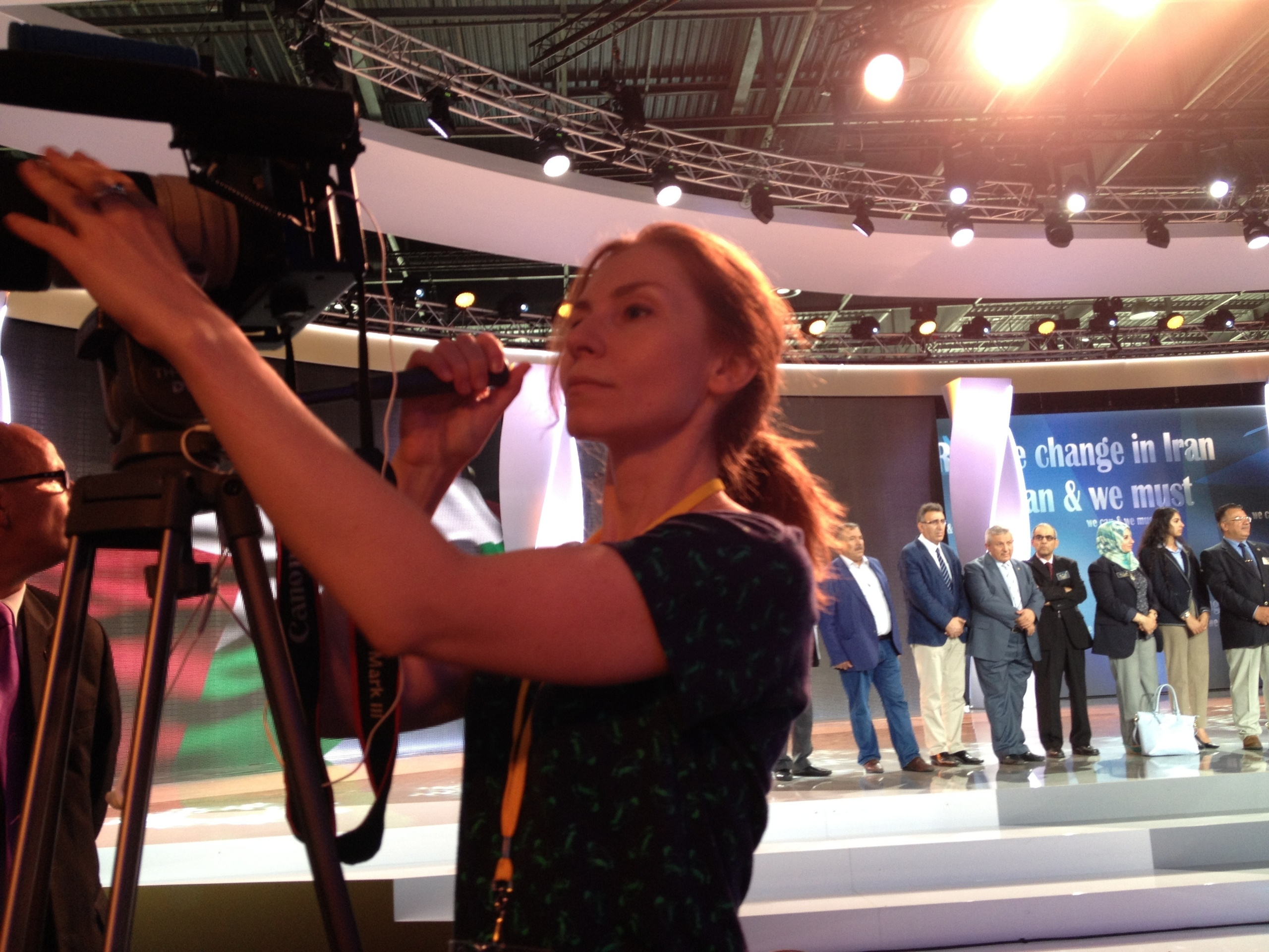 BIO, CRITIQUE ET CONTACT. Natalia Bogdanovska. Films et photographie corporate en France